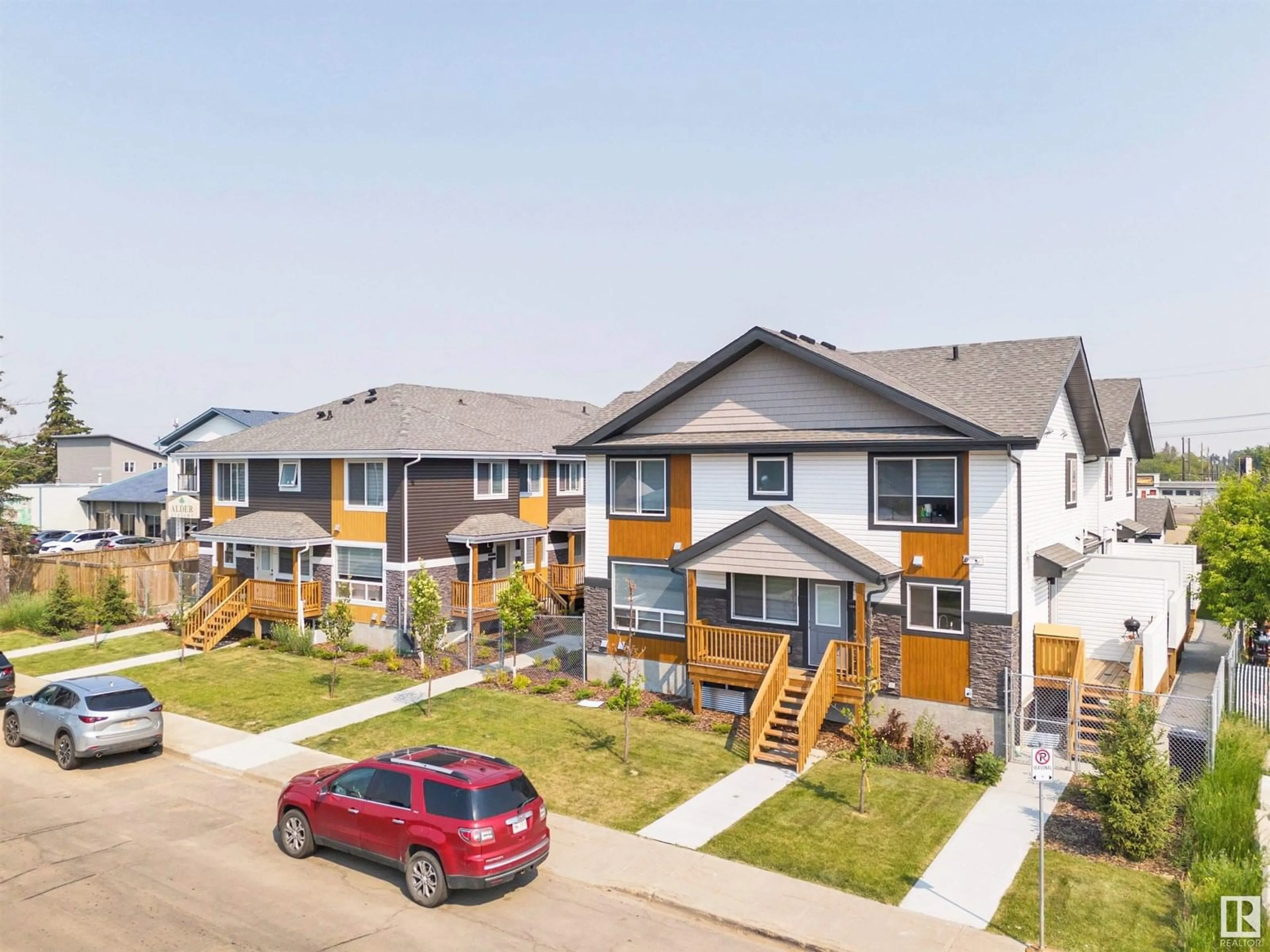 A pic from outside/outdoor area/front of a property/back of a property/a pic from drone, street for NW - 15812 100A AV, Edmonton Alberta T5P0L8