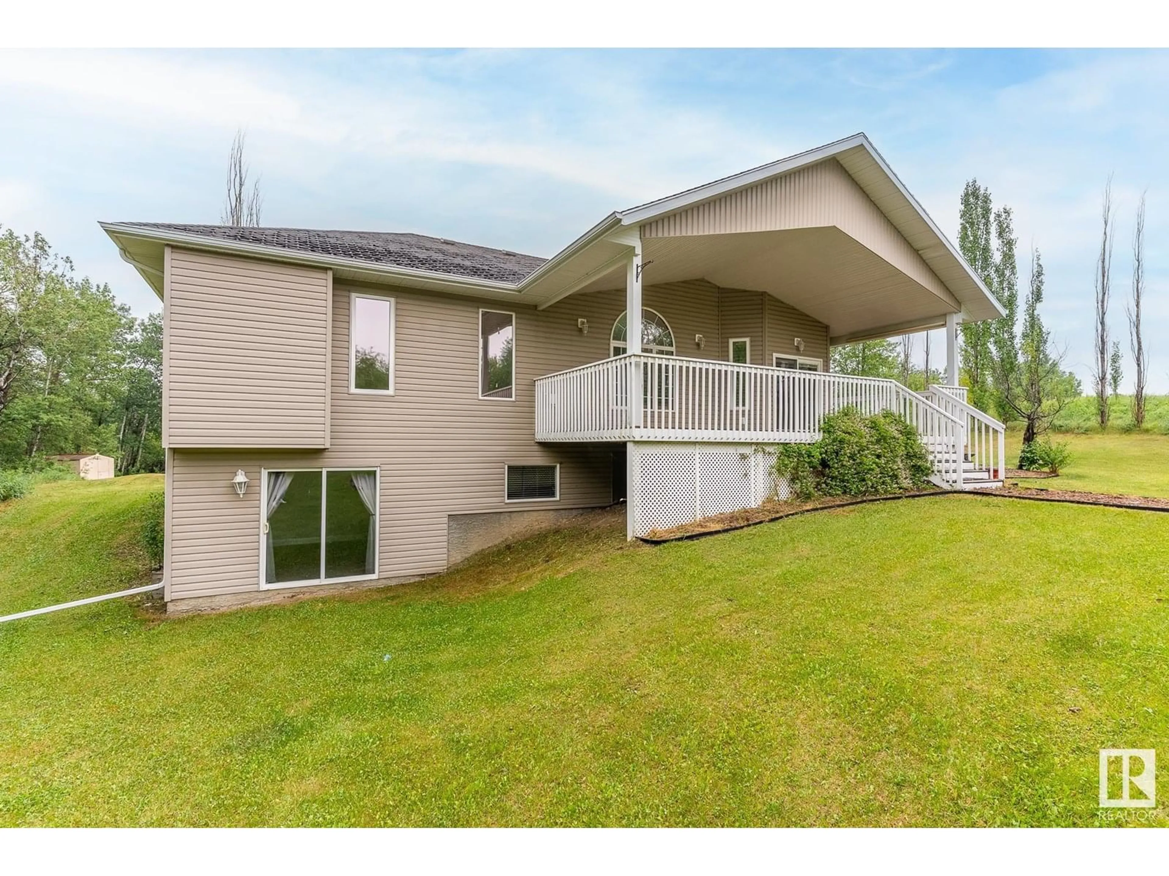 Home with vinyl exterior material, unknown for 314 20212 TWP RD RD, Rural Strathcona County Alberta T8G1E4