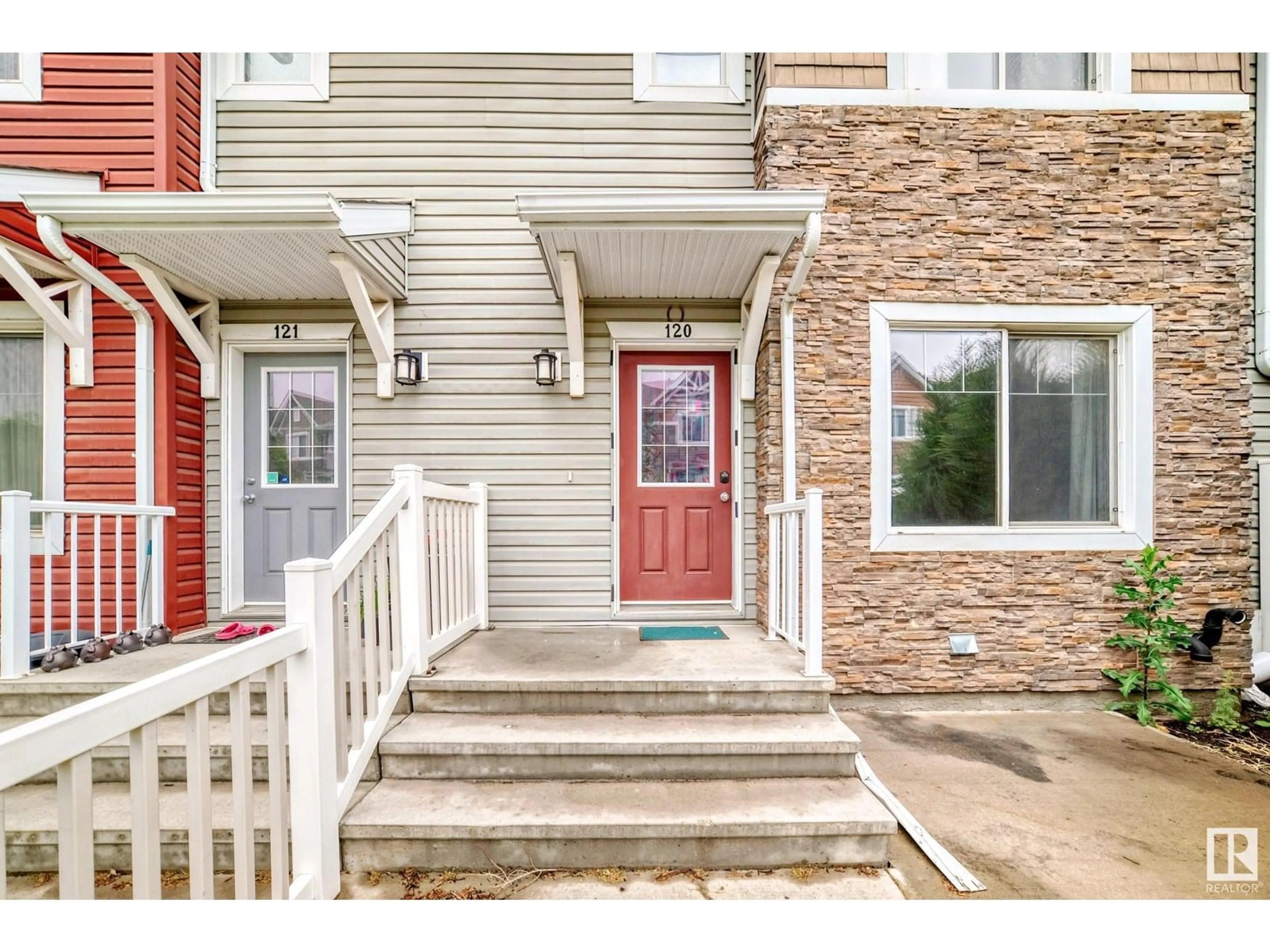 Indoor entryway for #120 - 655 TAMARACK RD, Edmonton Alberta T6T0N4