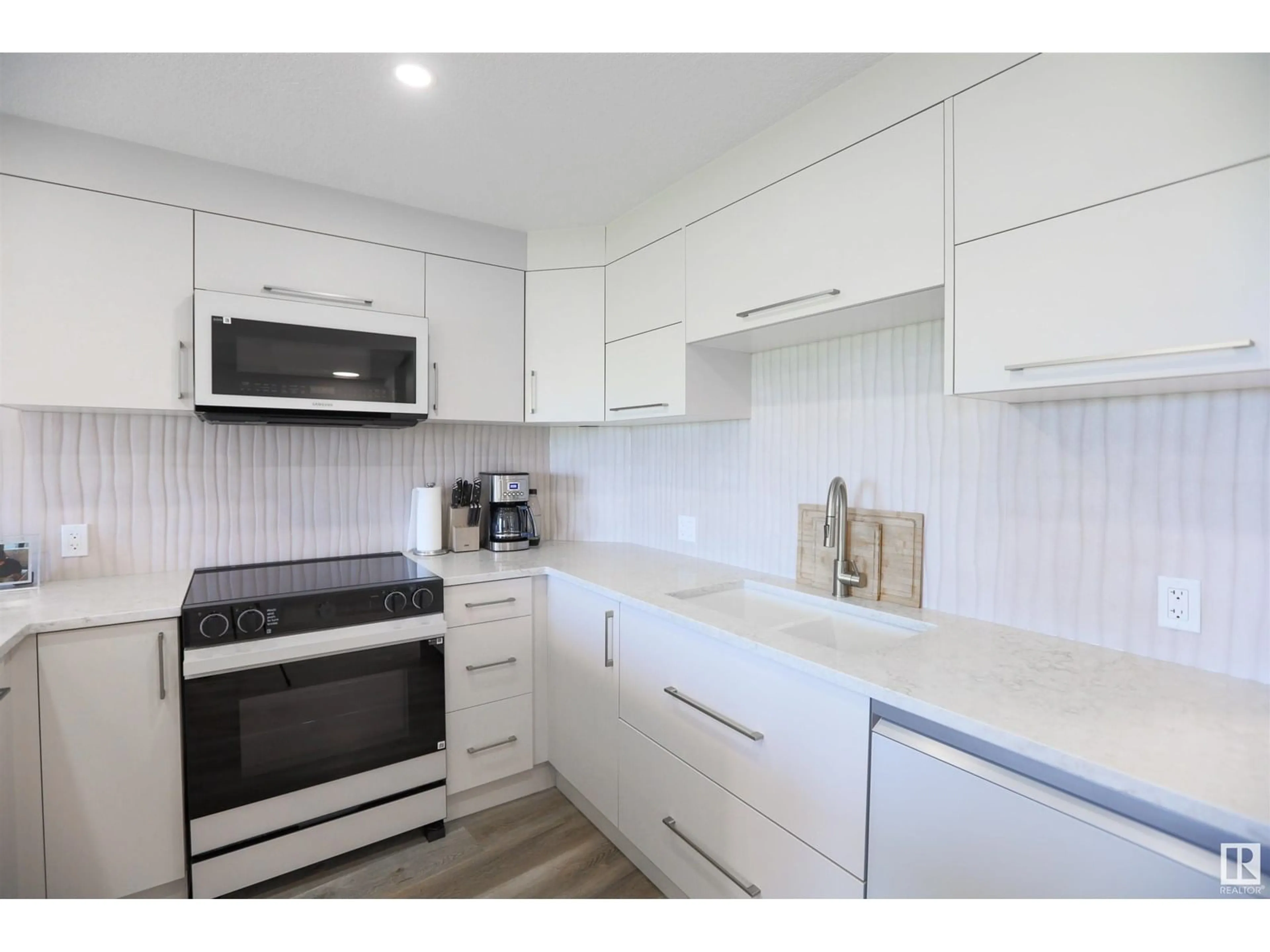Standard kitchen, unknown for #108 - 10105 95 ST, Edmonton Alberta T5H4M4