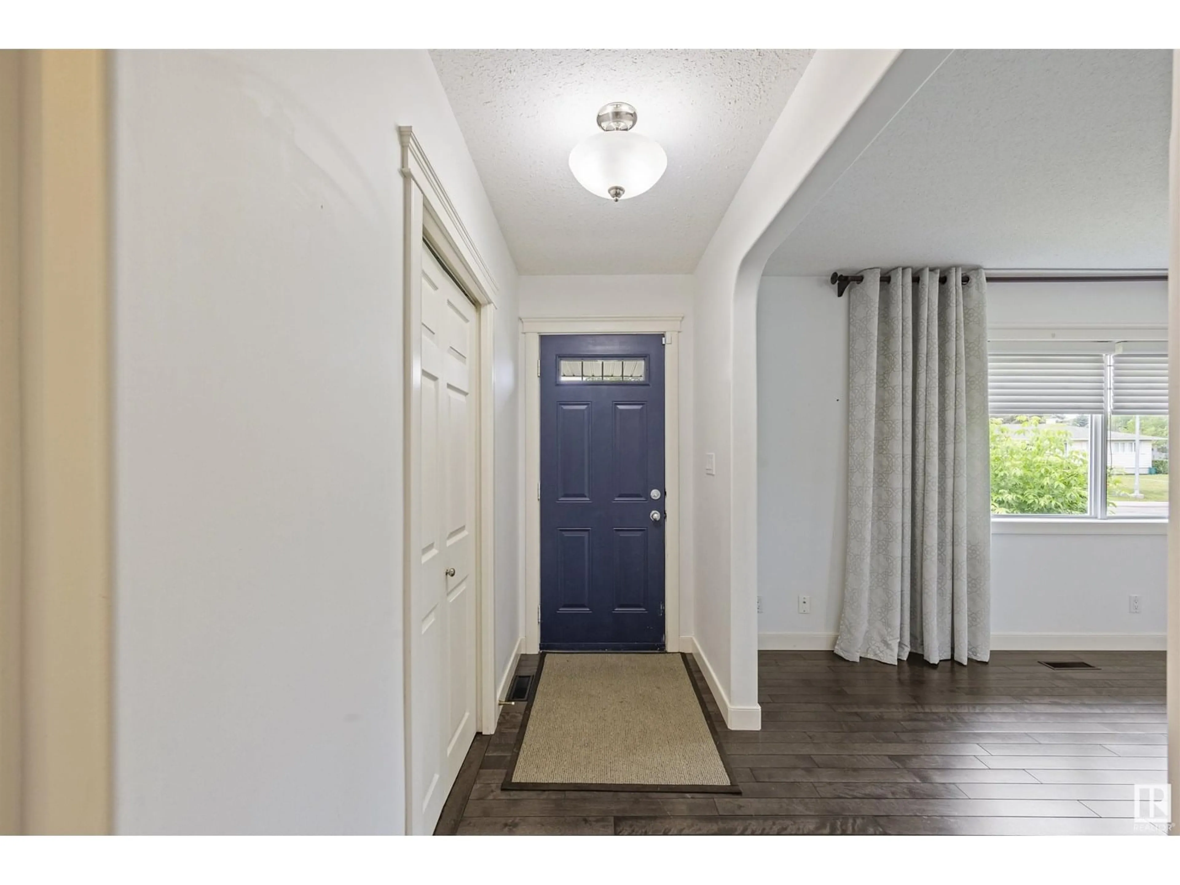 Indoor entryway for 8943 146A ST, Edmonton Alberta T5R0X2