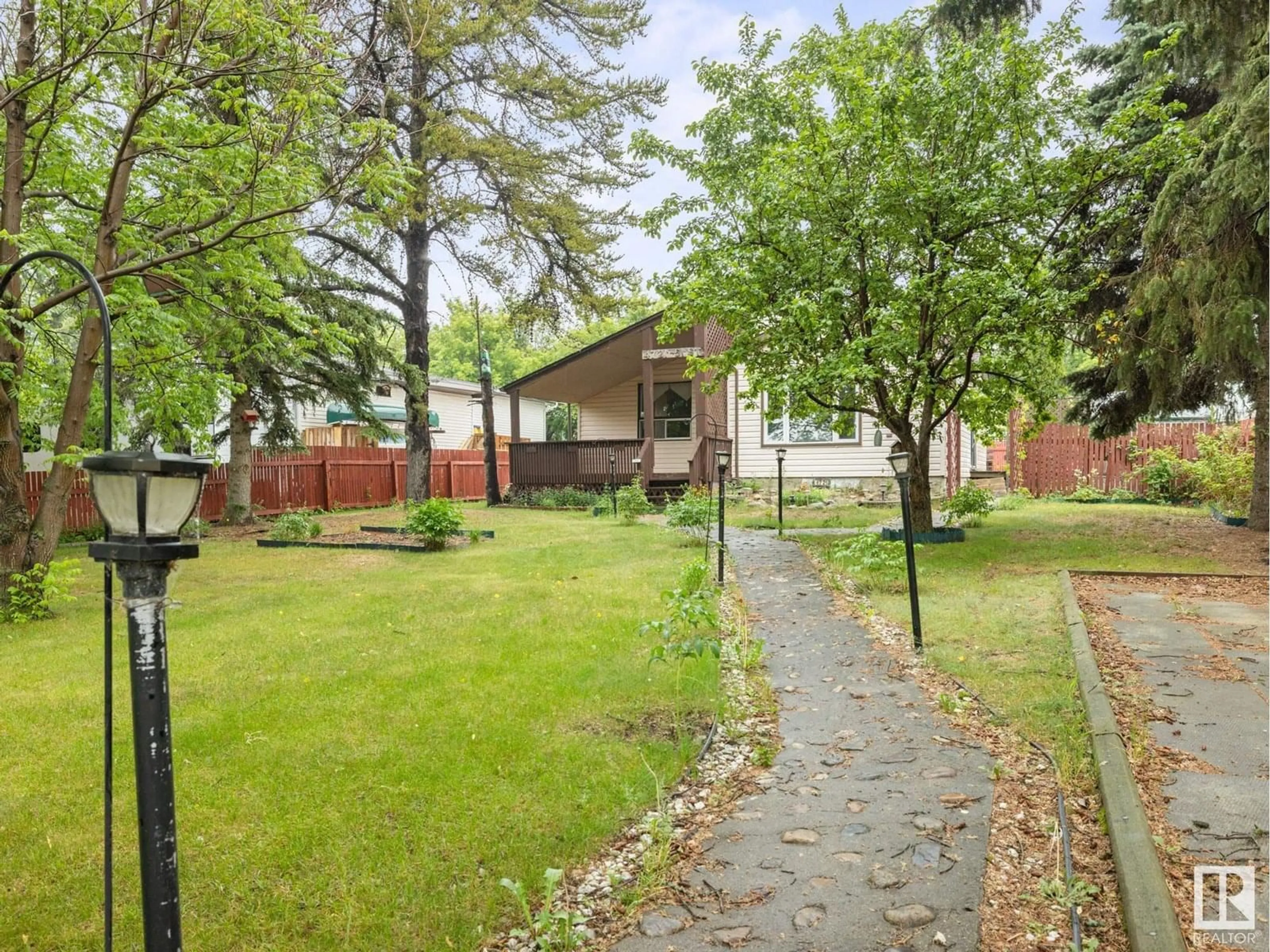 Patio, street for 4721 51 ST, Bon Accord Alberta T0A0K0