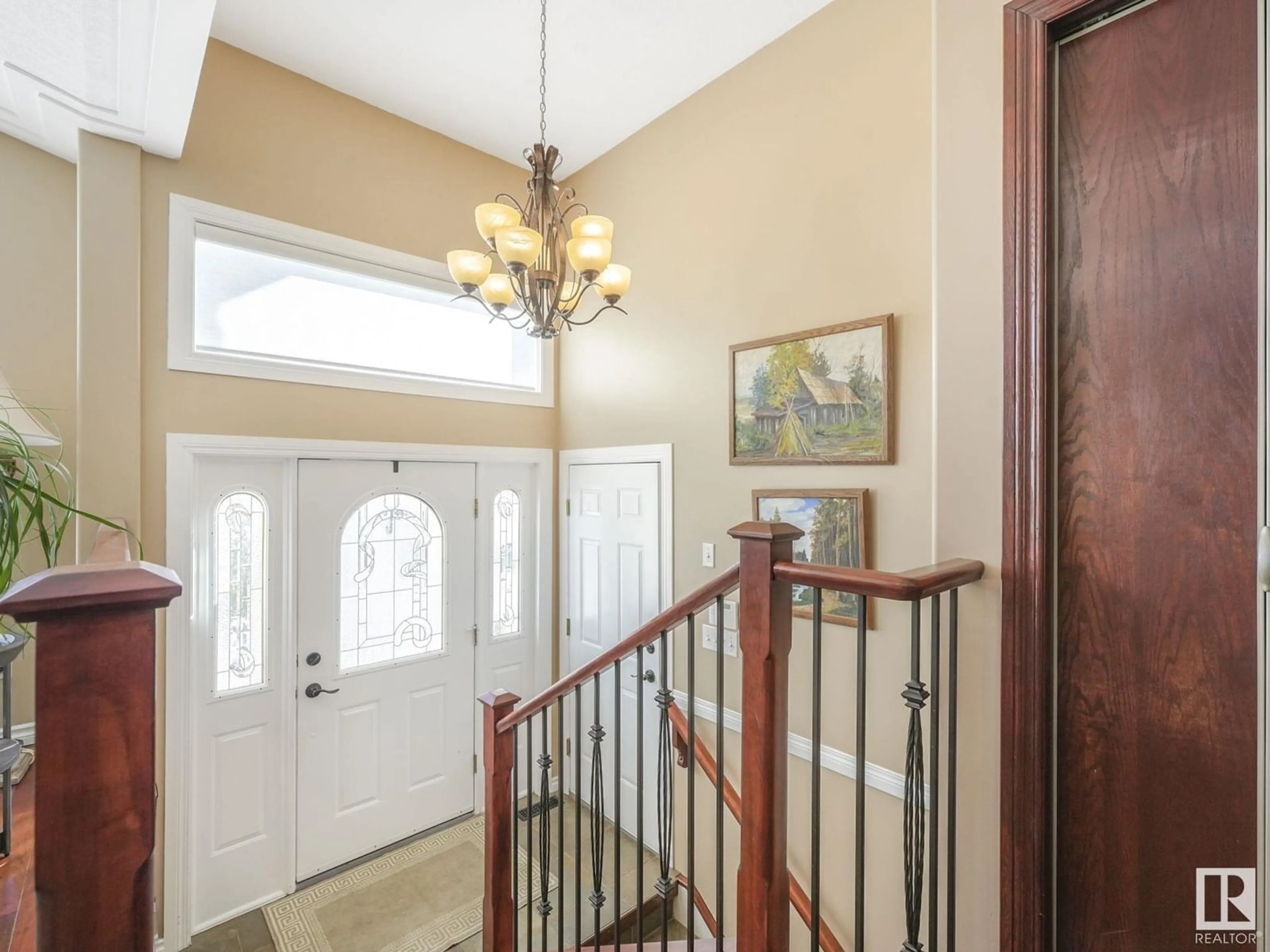 Indoor entryway for NW - 16128 56 ST, Edmonton Alberta T5Y2T9