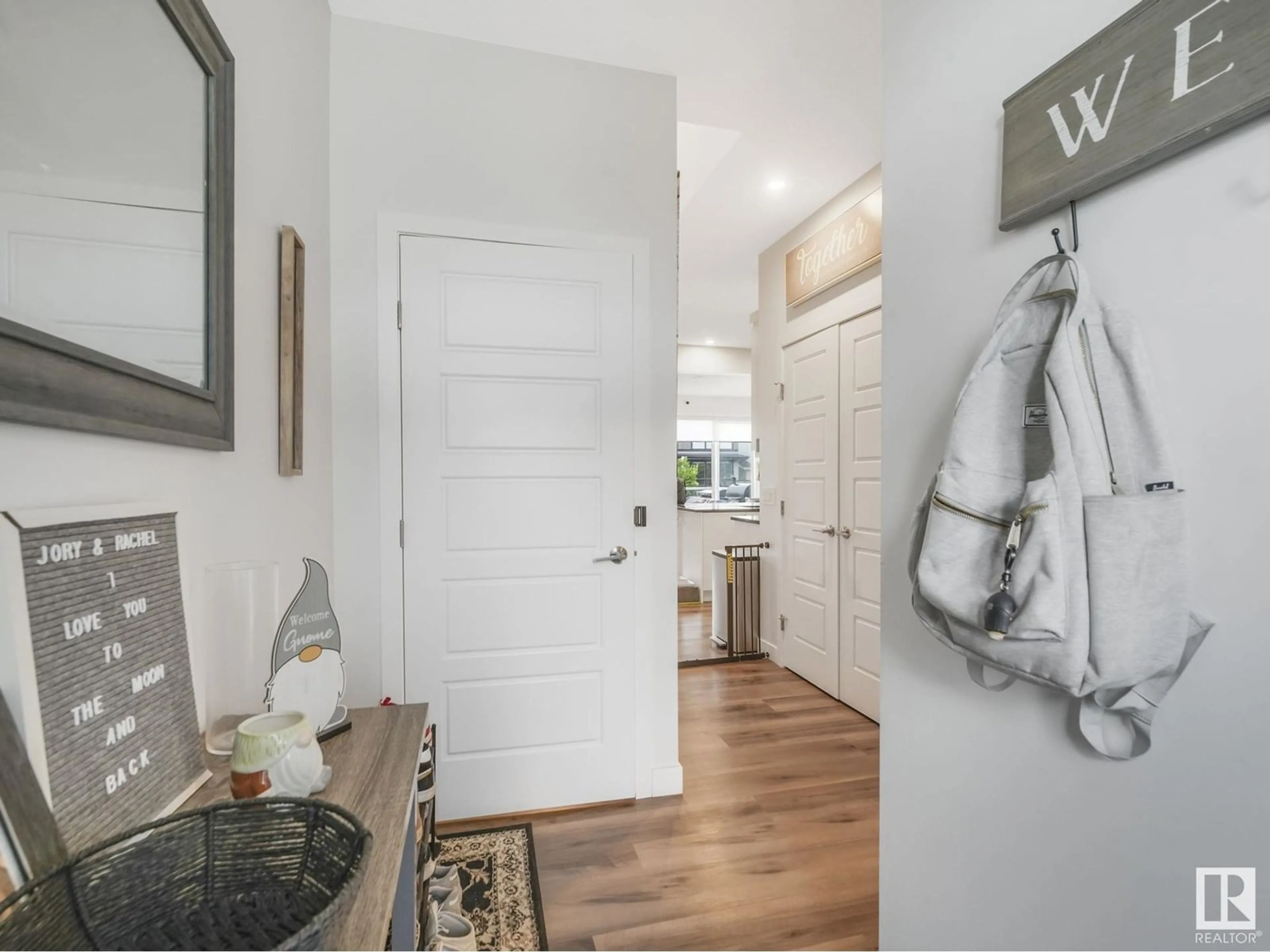 Indoor entryway for 4879 KINNEY RD, Edmonton Alberta T6W5G3