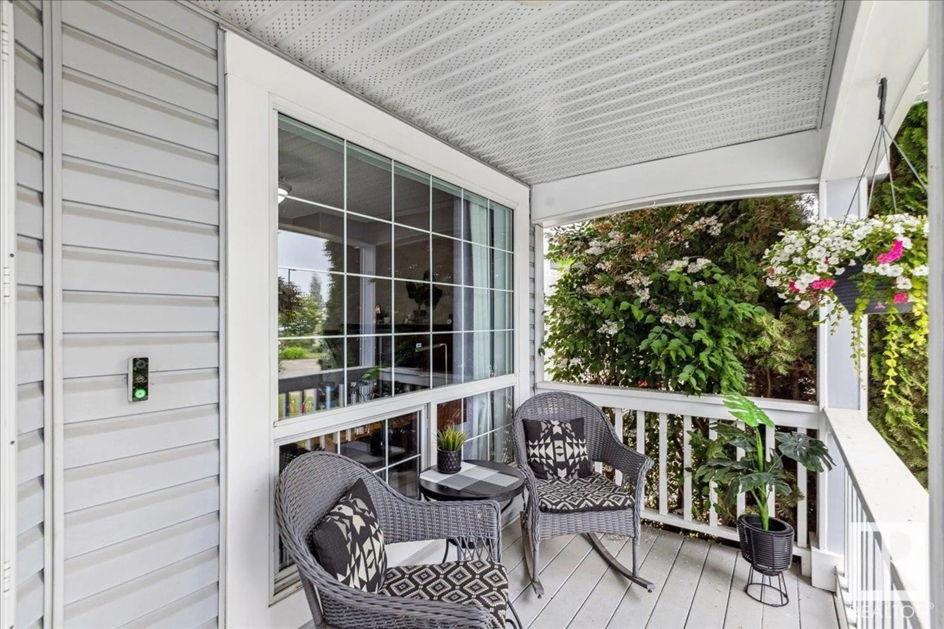 Patio, water/lake/river/ocean view for 1207 117 ST, Edmonton Alberta T6J7E5