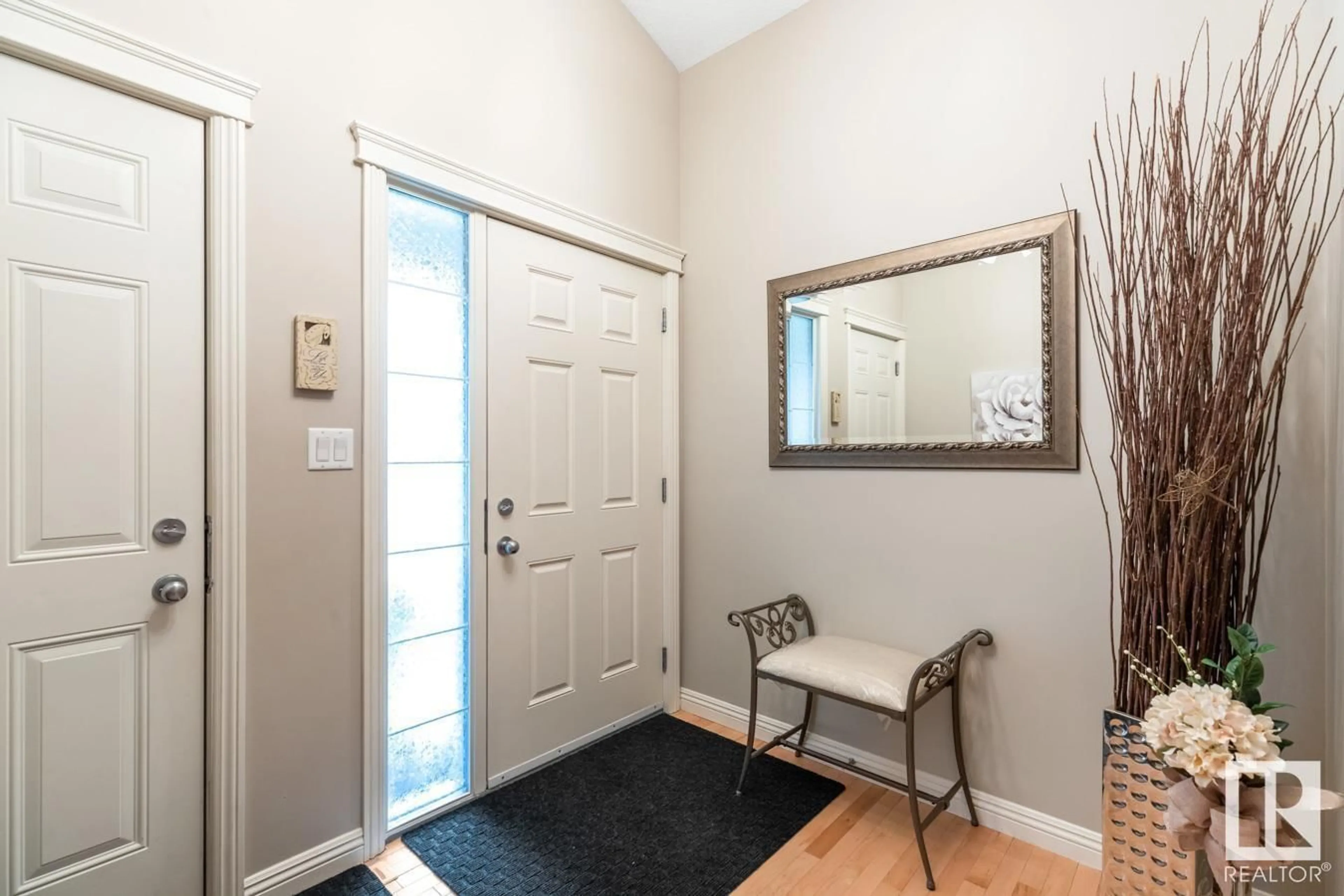 Indoor entryway for 306 SOUTHWICK BV, Leduc Alberta T9E0E8