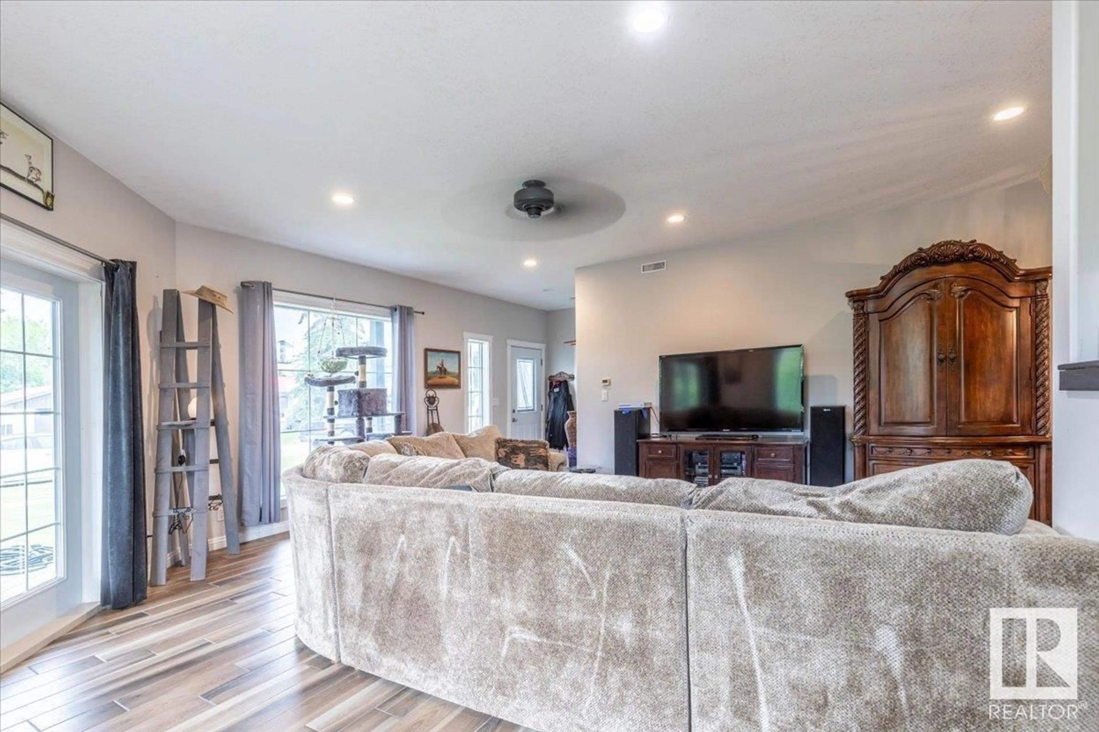 Living room with furniture, unknown for 4711 52 AVE, Warburg Alberta T0C2T0
