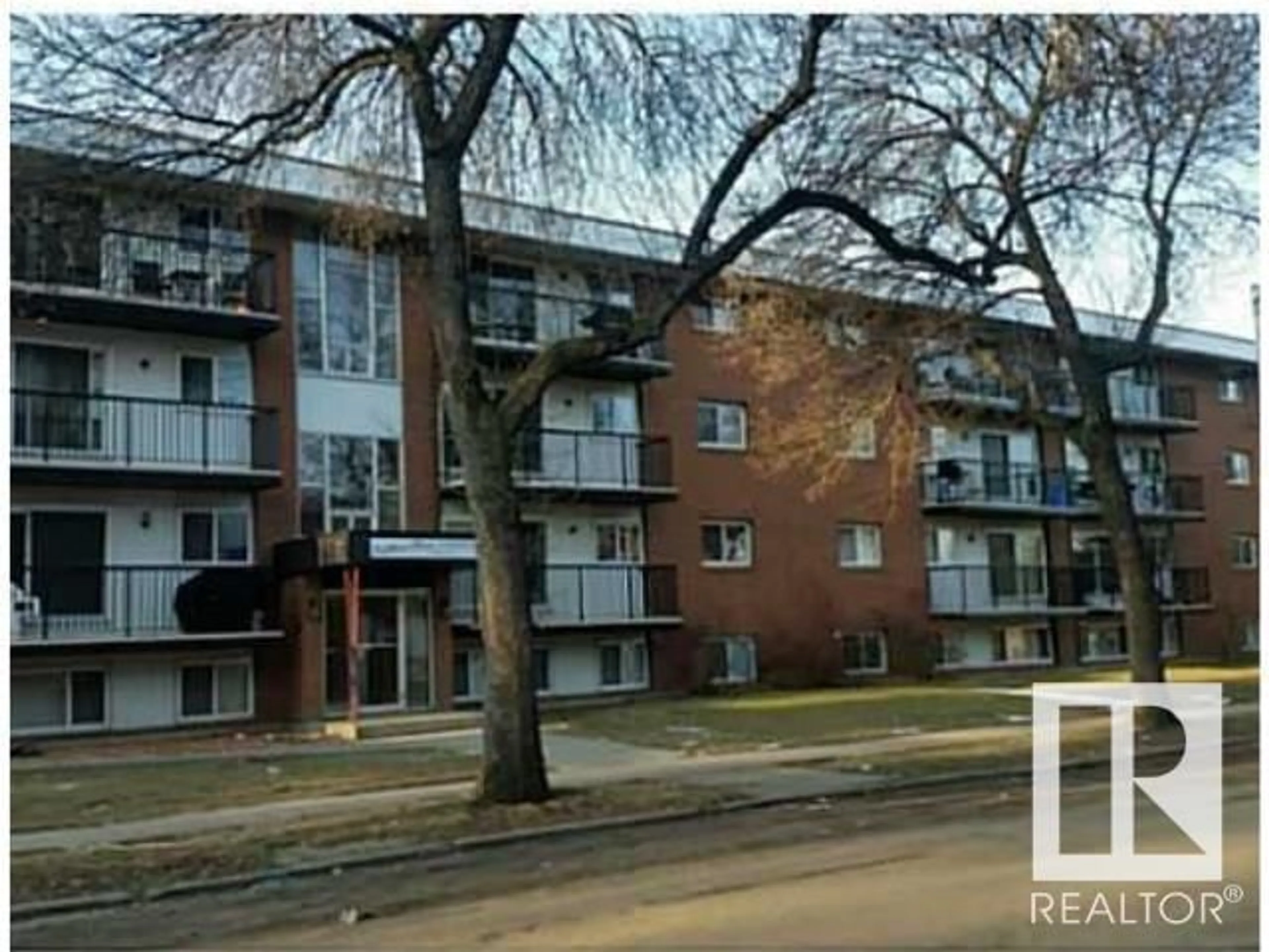 A pic from outside/outdoor area/front of a property/back of a property/a pic from drone, street for 105 - 10149 83 AV, Edmonton Alberta T6E2C5