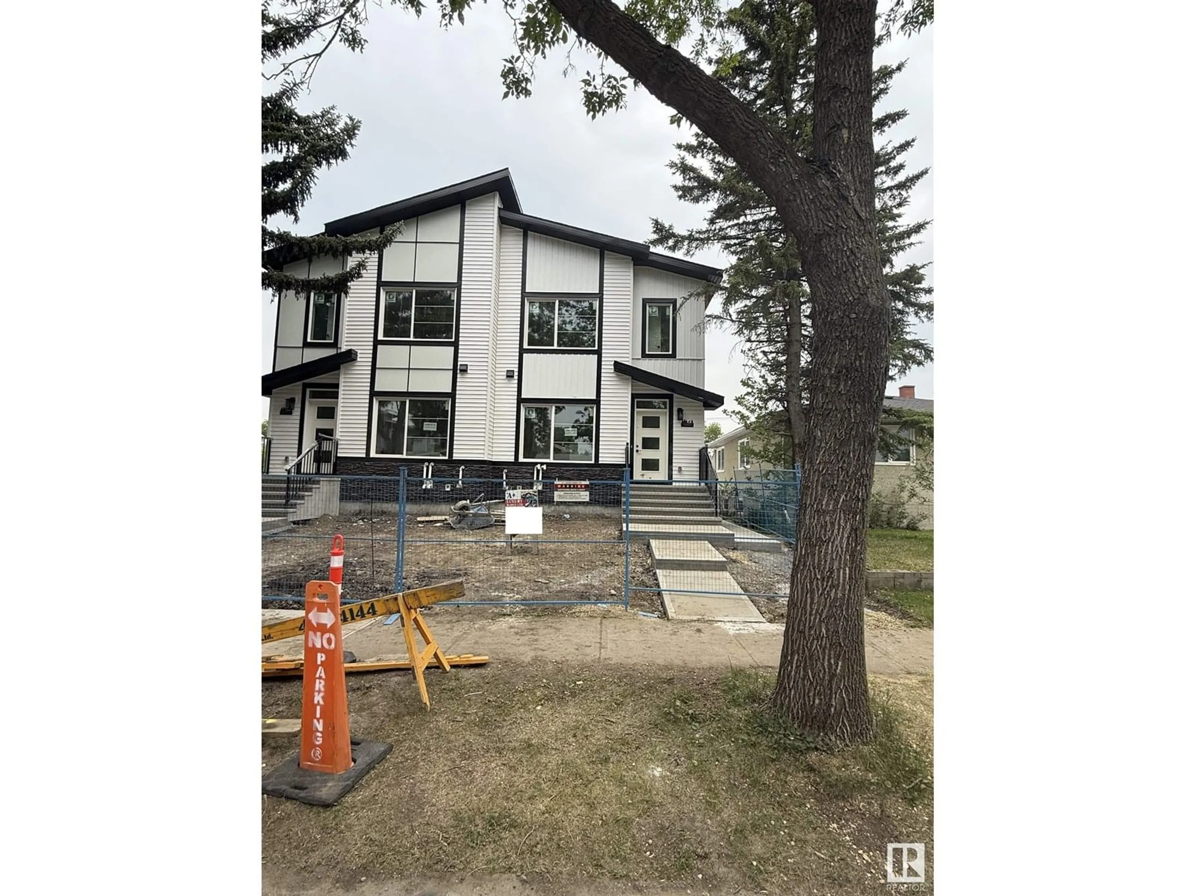 A pic from outside/outdoor area/front of a property/back of a property/a pic from drone, building for NW - 12036 47 ST, Edmonton Alberta T5W2X3