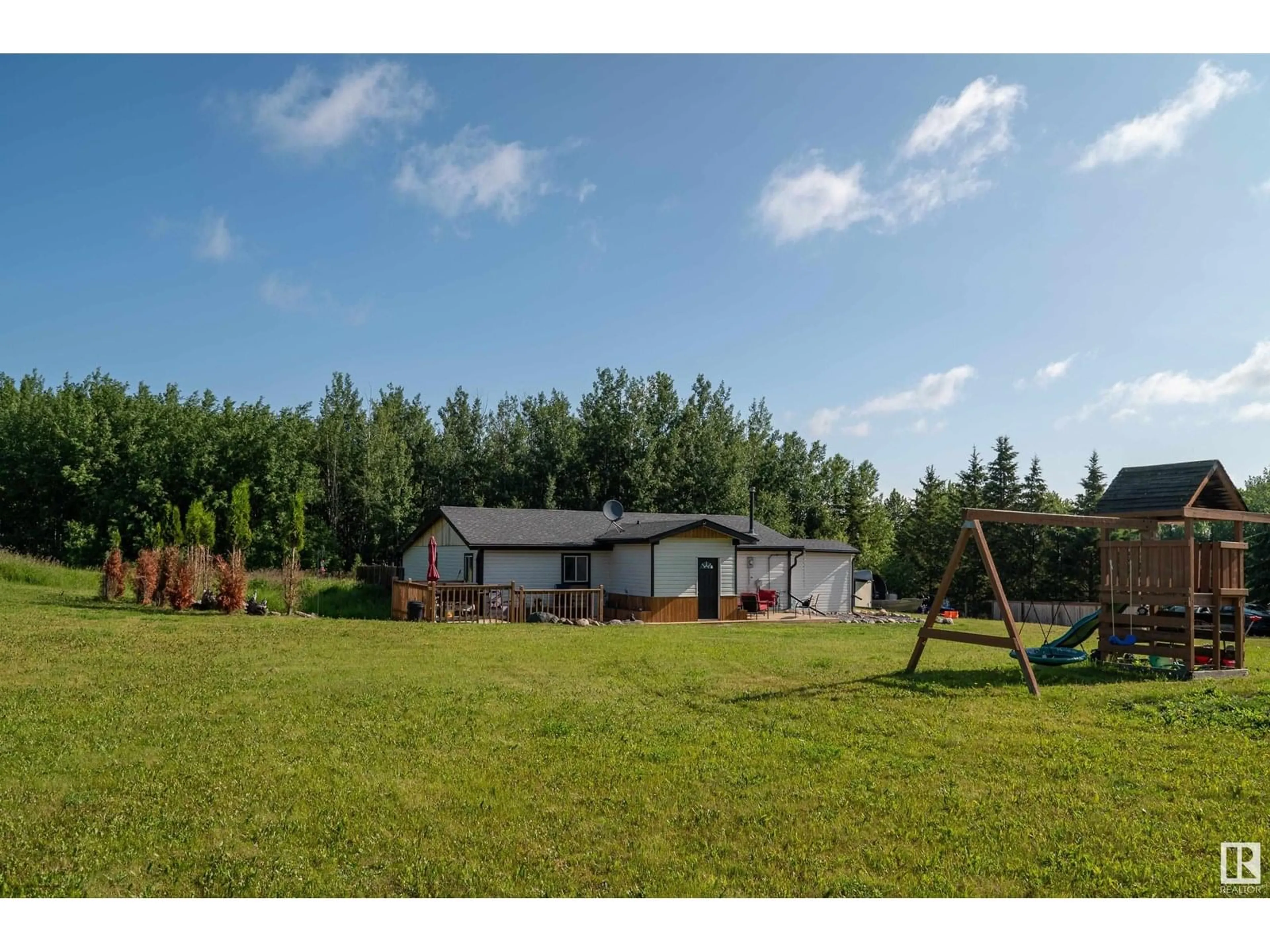 A pic from outside/outdoor area/front of a property/back of a property/a pic from drone, unknown for 233 - 1414 37 HI, Rural Lac Ste. Anne County Alberta T0E1V0