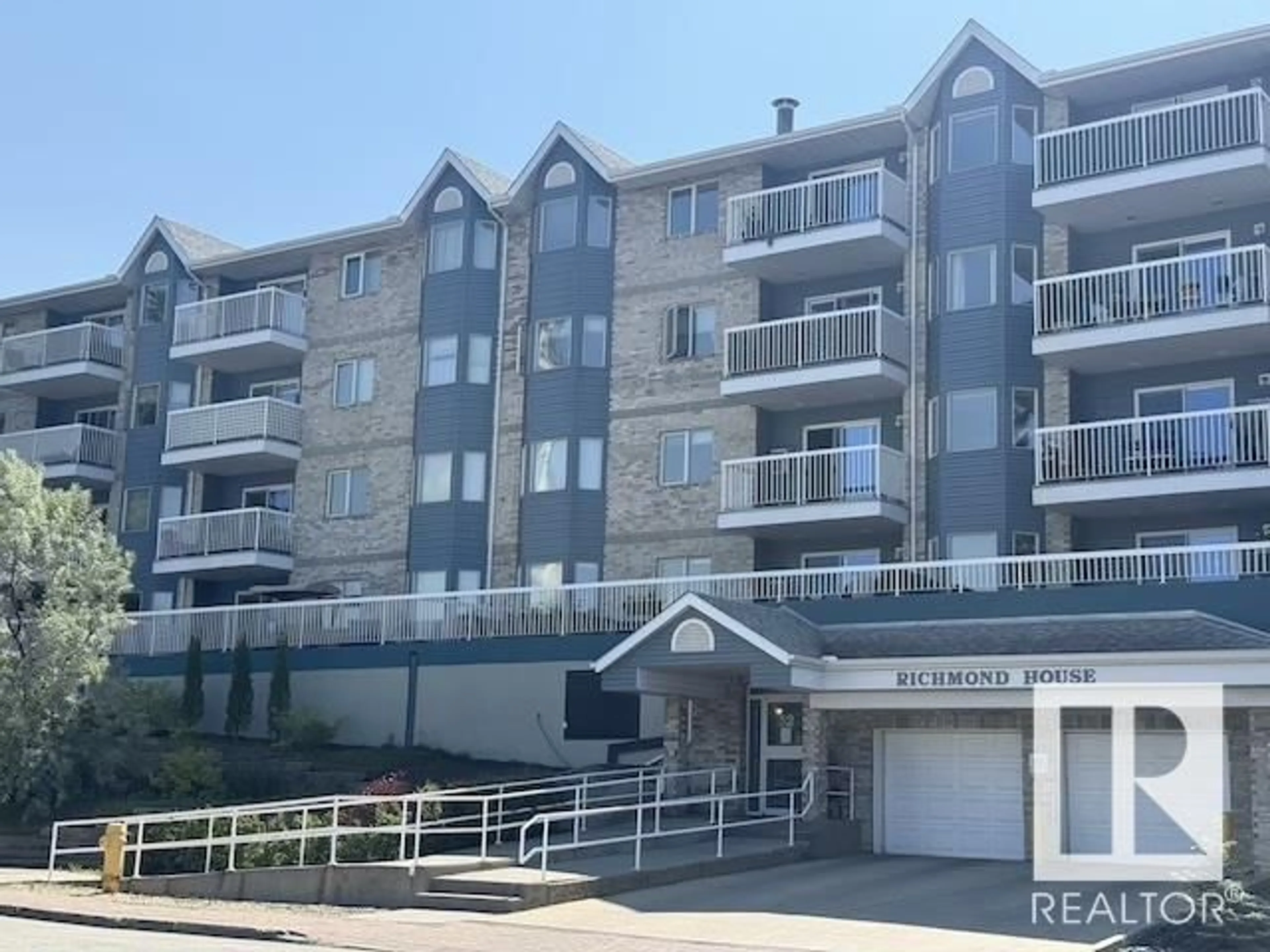 A pic from outside/outdoor area/front of a property/back of a property/a pic from drone, unknown for 106 52 ST MICHAEL ST, St. Albert Alberta T8N1C9