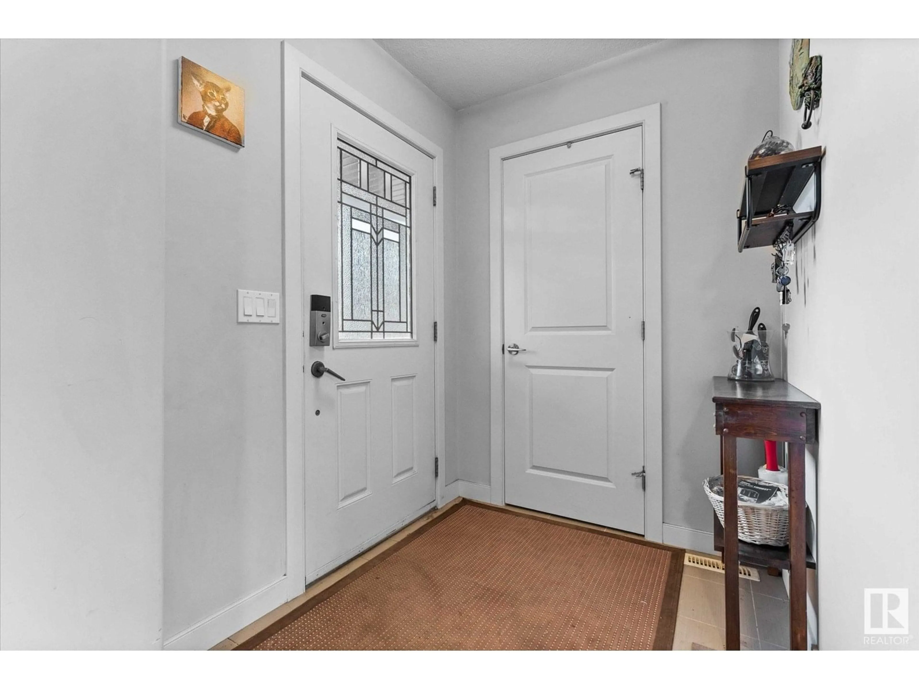 Indoor entryway for 5111 GODSON CL, Edmonton Alberta T5T4P7