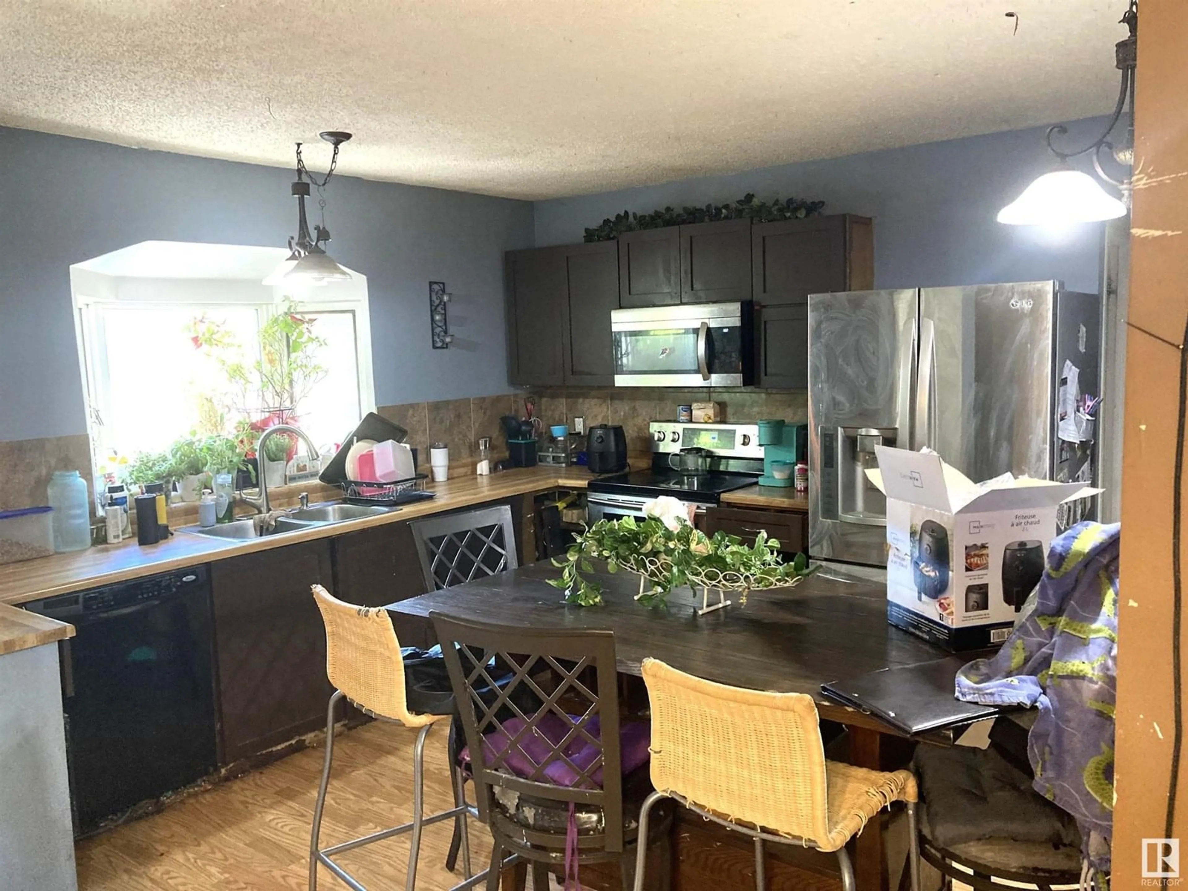 Open concept kitchen, unknown for 49 GALLOWAY DR, Sherwood Park Alberta T8A2M1