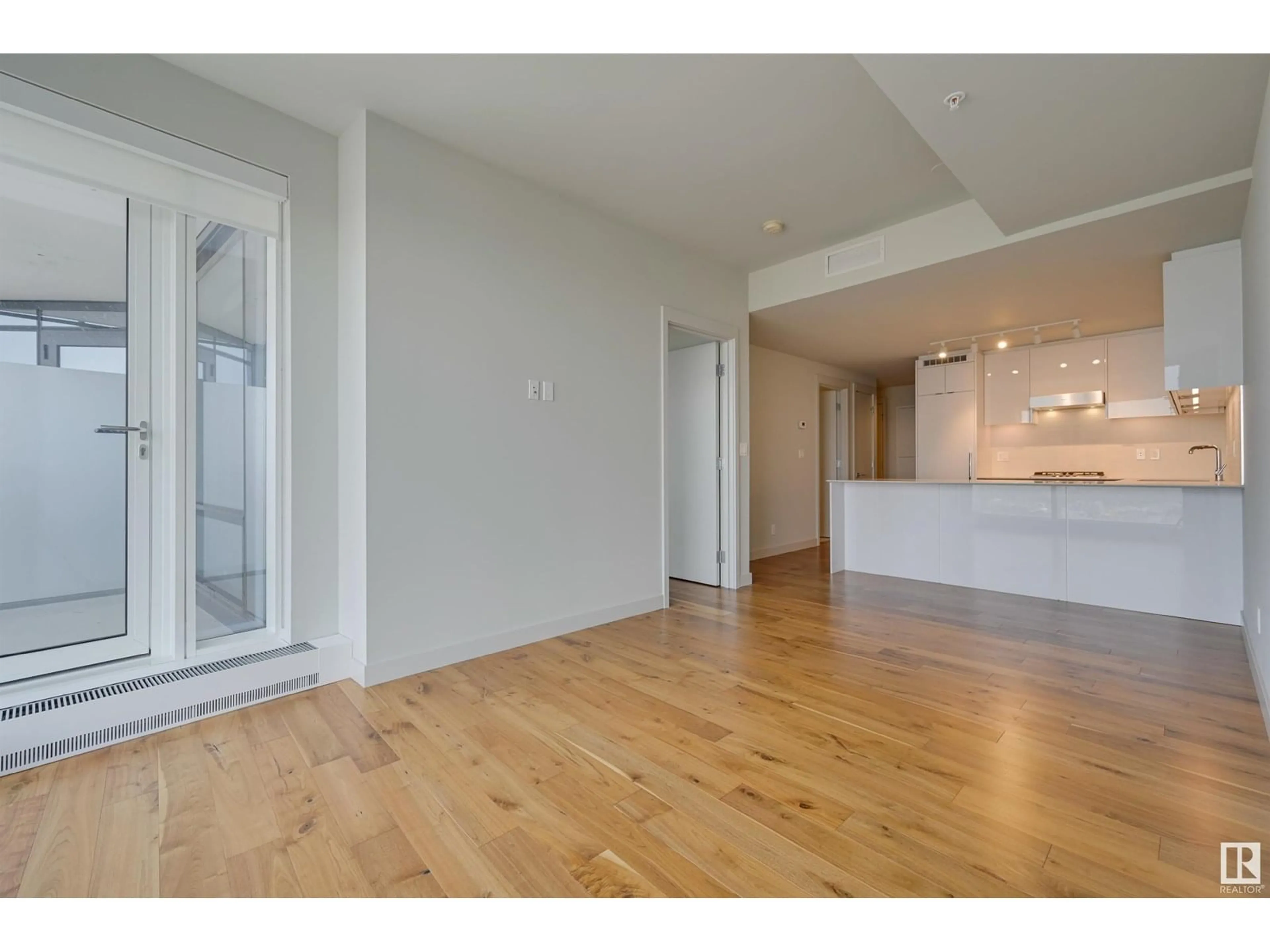 A pic of a room for 10360 - 4207 102 ST NW, Edmonton Alberta T5J0K6