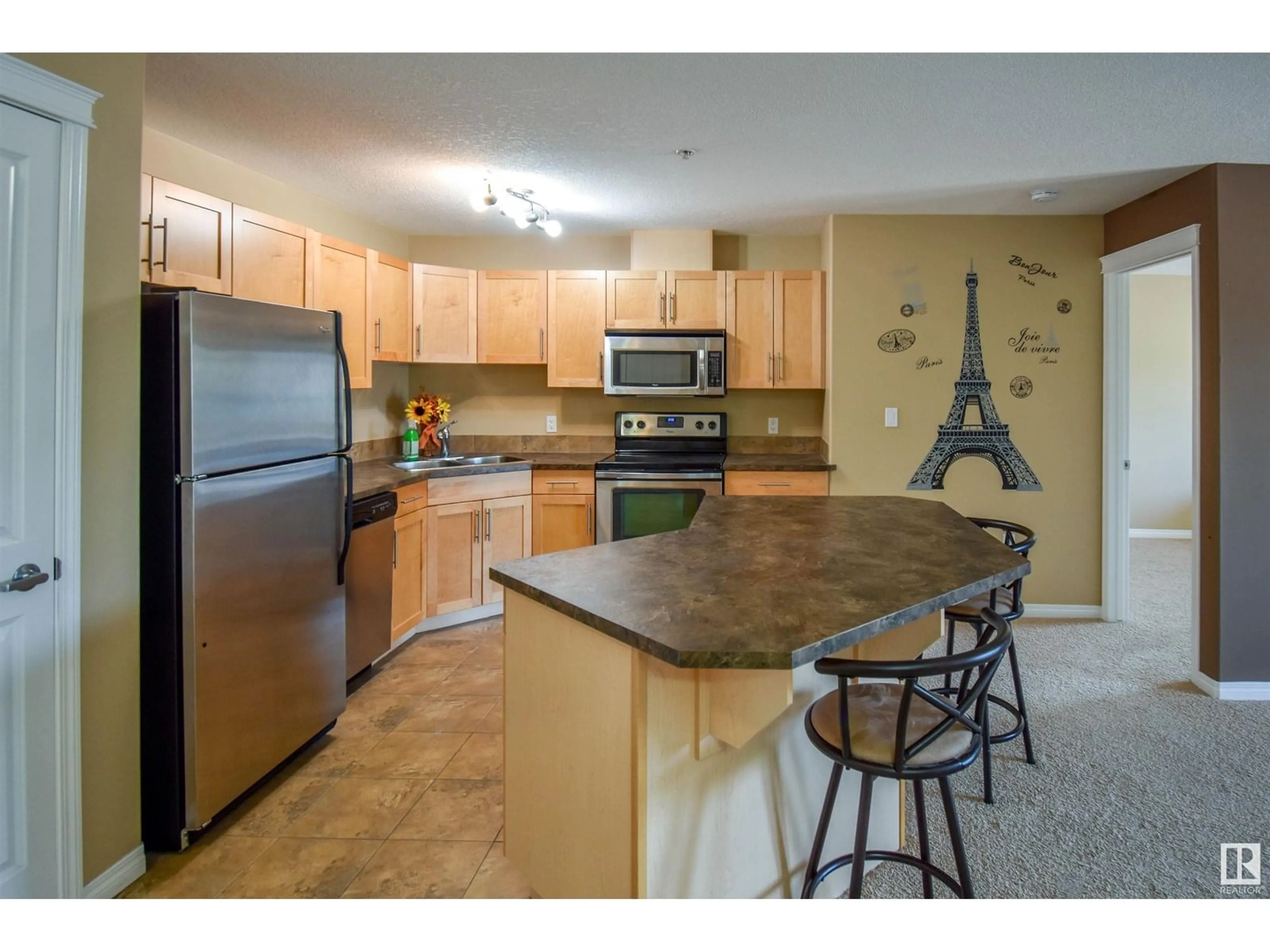 Standard kitchen, unknown for 204 - 300 SPRUCE RIDGE RD, Spruce Grove Alberta T7X0H6
