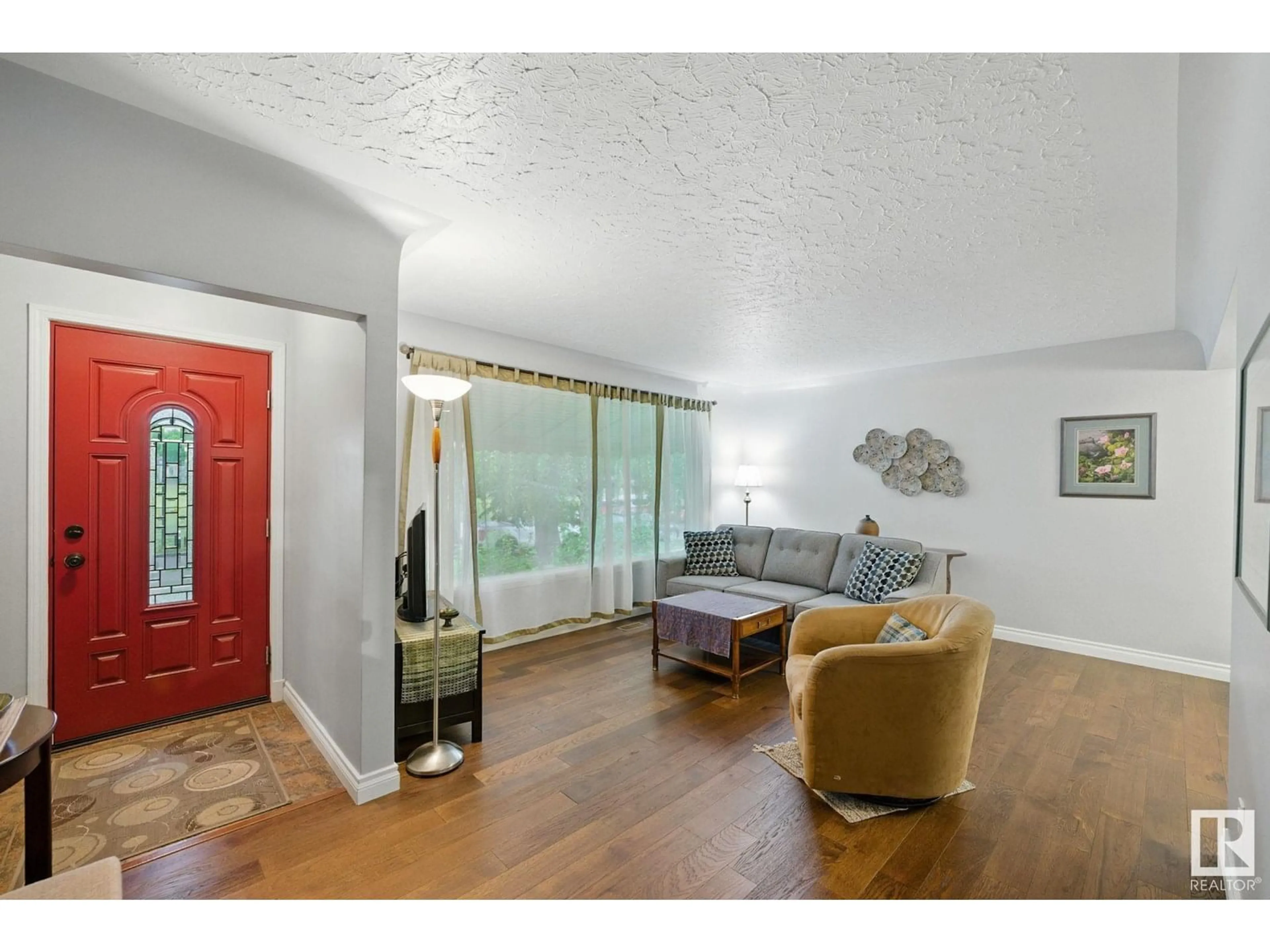 Unknown for 11643 137 ST, Edmonton Alberta T5M1N8