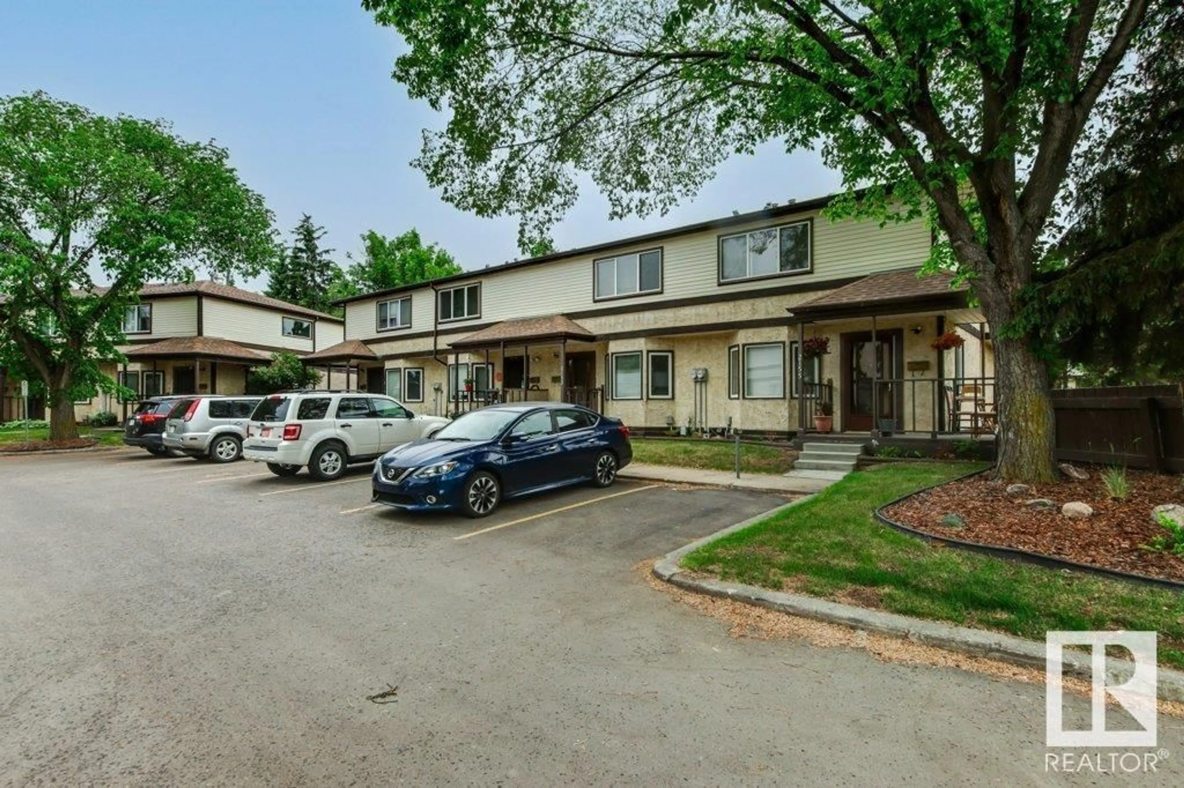 Patio, street for 2153 141 AV, Edmonton Alberta T5Y1C4