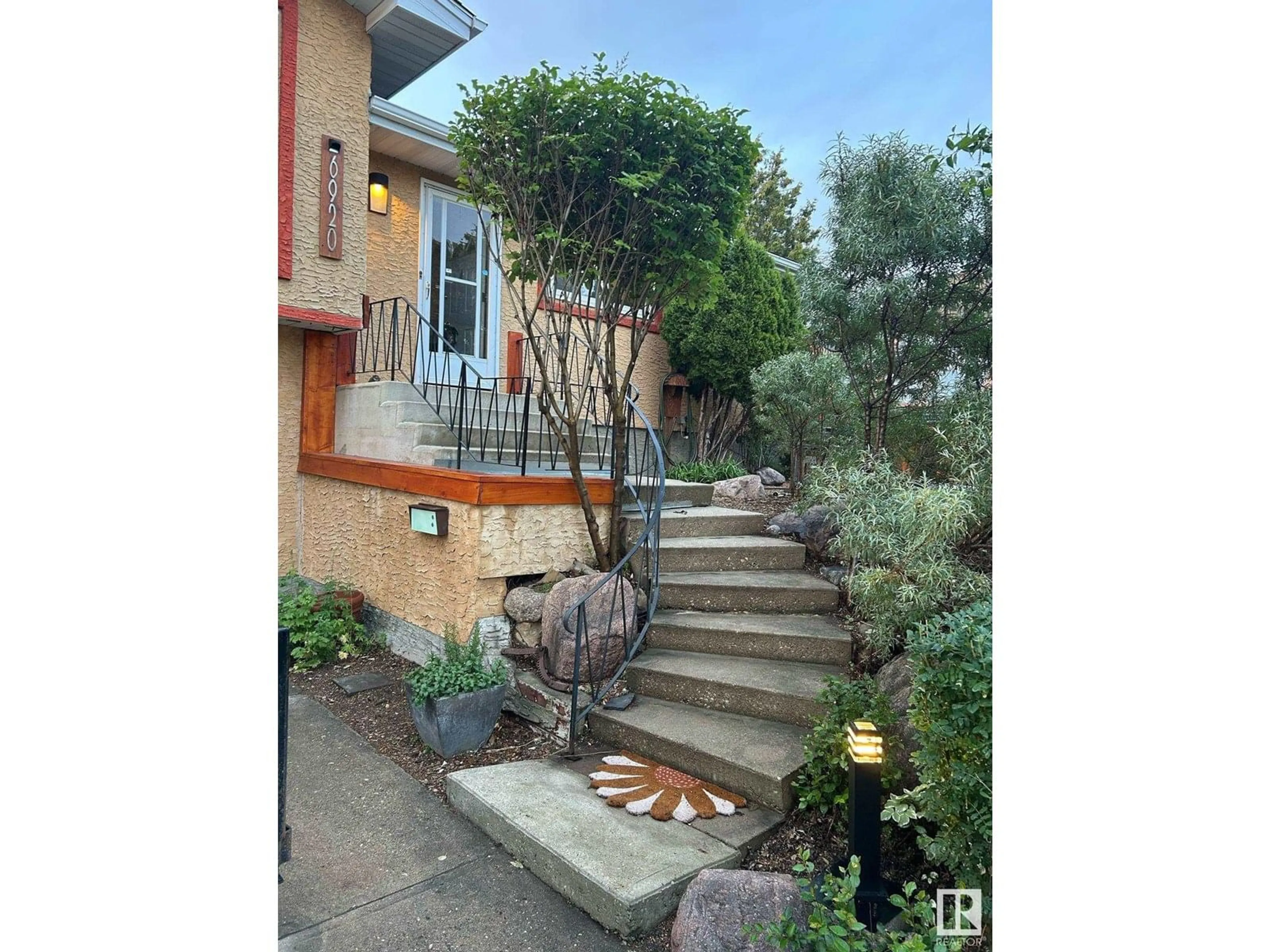 Patio, street for 6920 DELWOOD RD, Edmonton Alberta T5C3A5