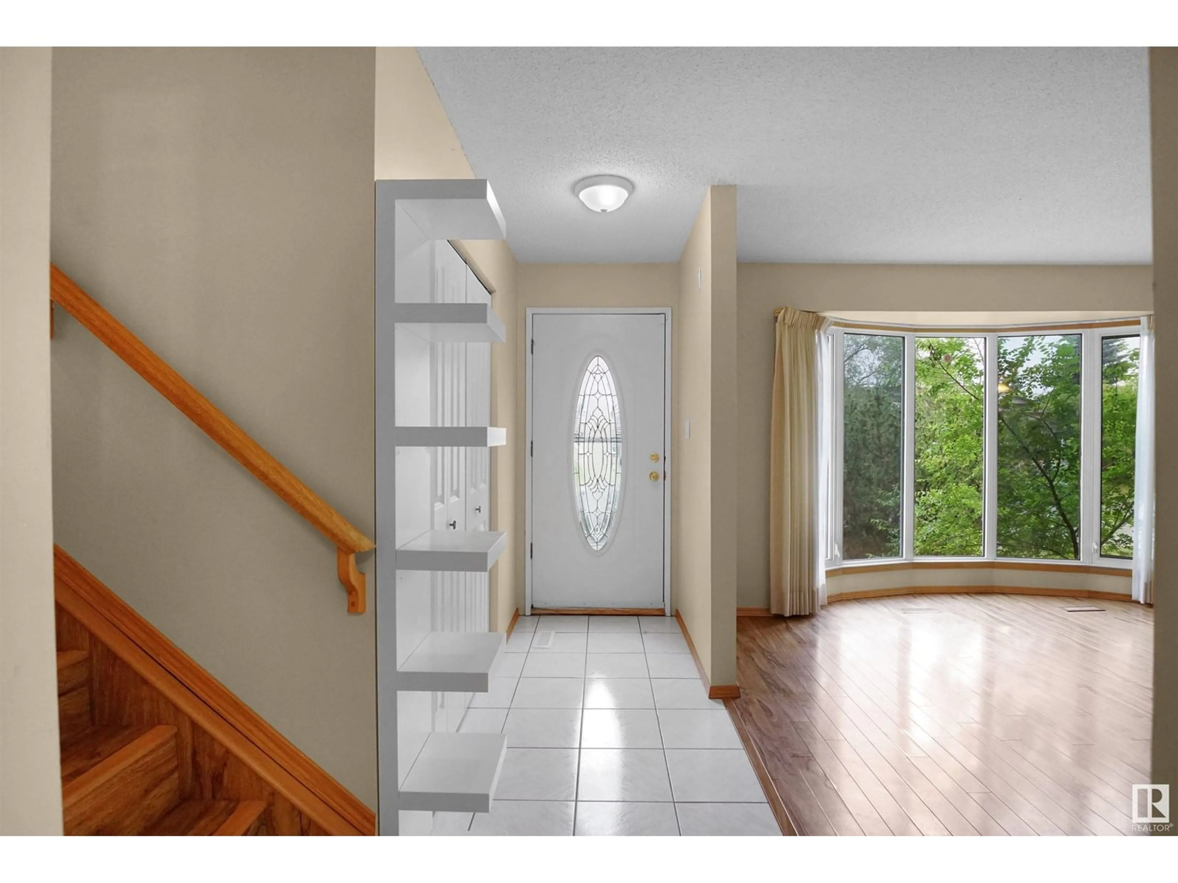 Indoor entryway for NW - 6723 40 AV, Edmonton Alberta T6K1R9