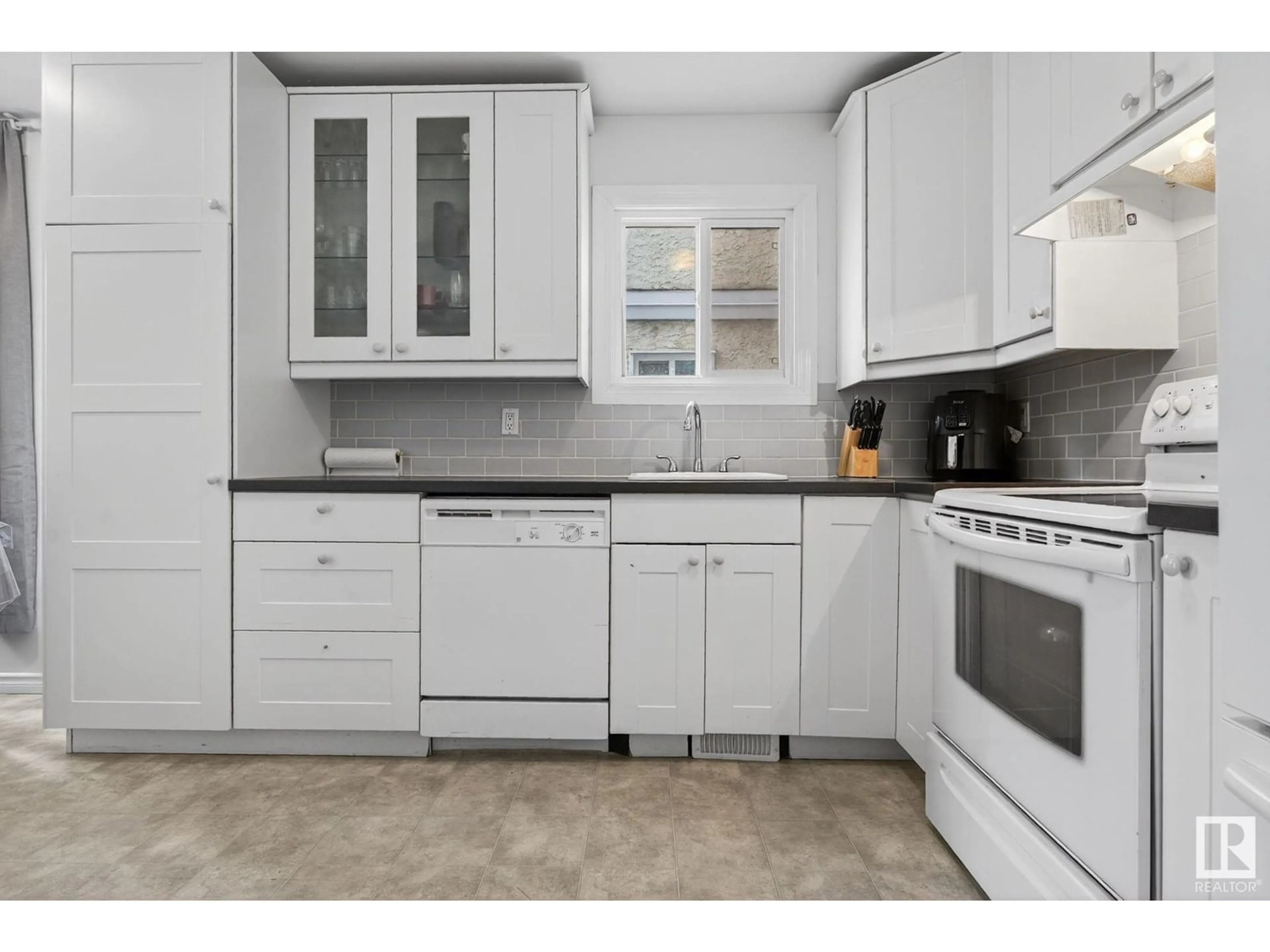 Standard kitchen, ceramic/tile floor for NW - 182 LANCASTER TC, Edmonton Alberta T5X5T1