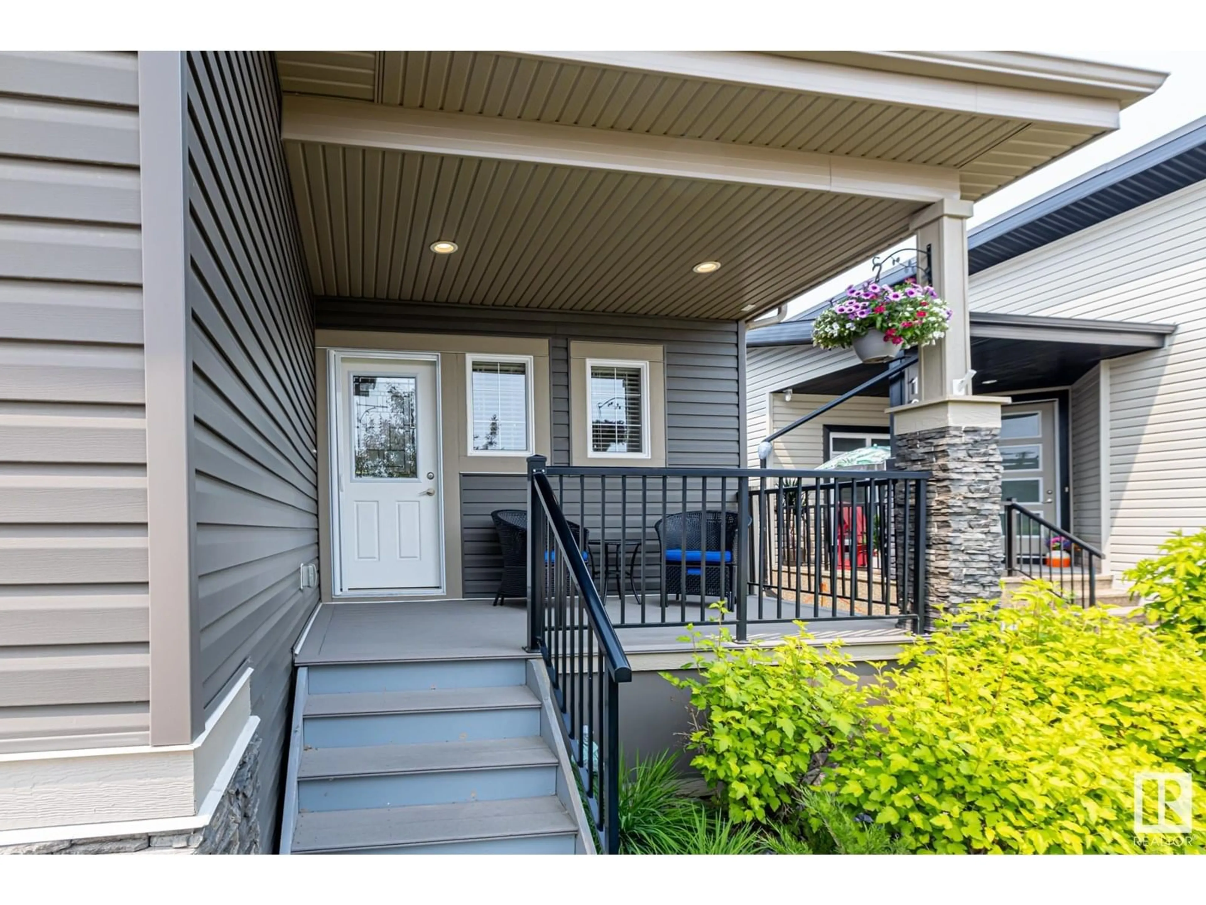 Indoor entryway for 50 - 132 HEATHERGLEN DR, Spruce Grove Alberta T7X0R6