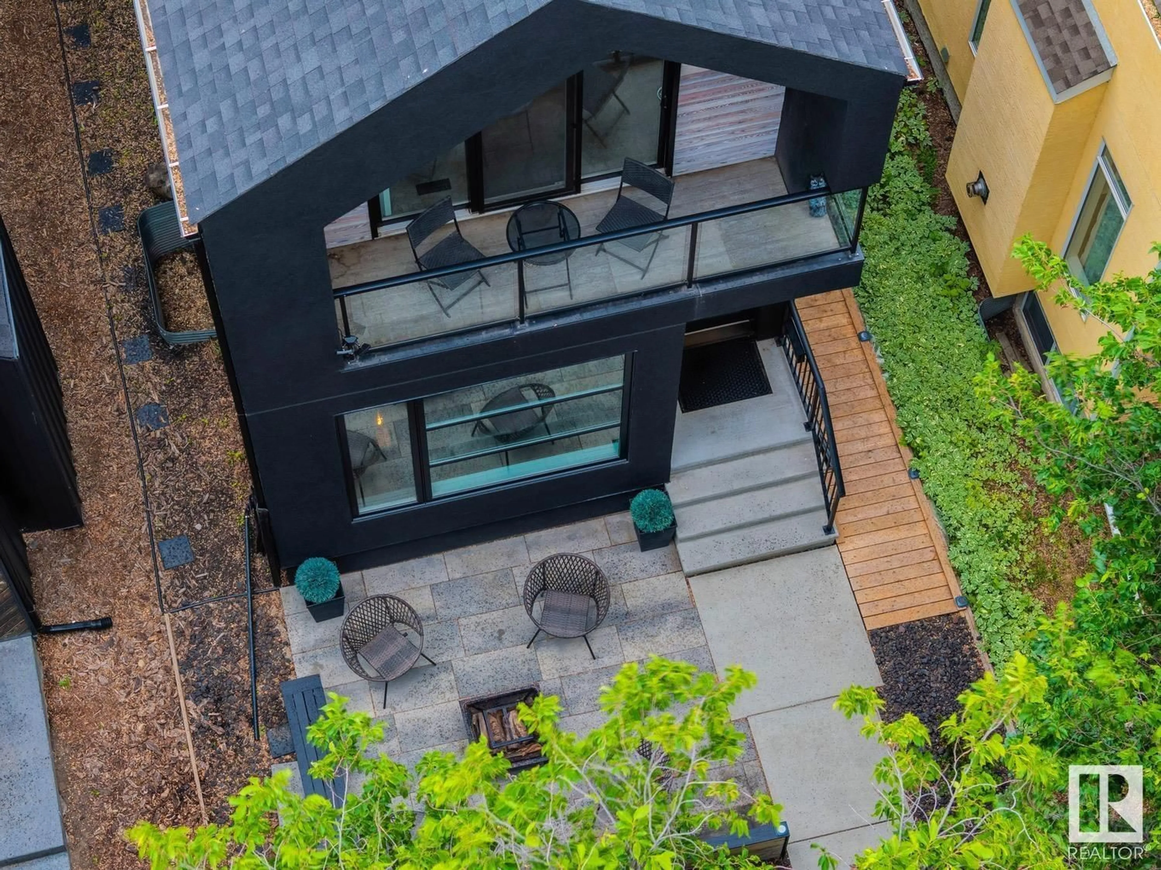 A pic from outside/outdoor area/front of a property/back of a property/a pic from drone, unknown for NW - 10419 133 ST, Edmonton Alberta T5N2A2