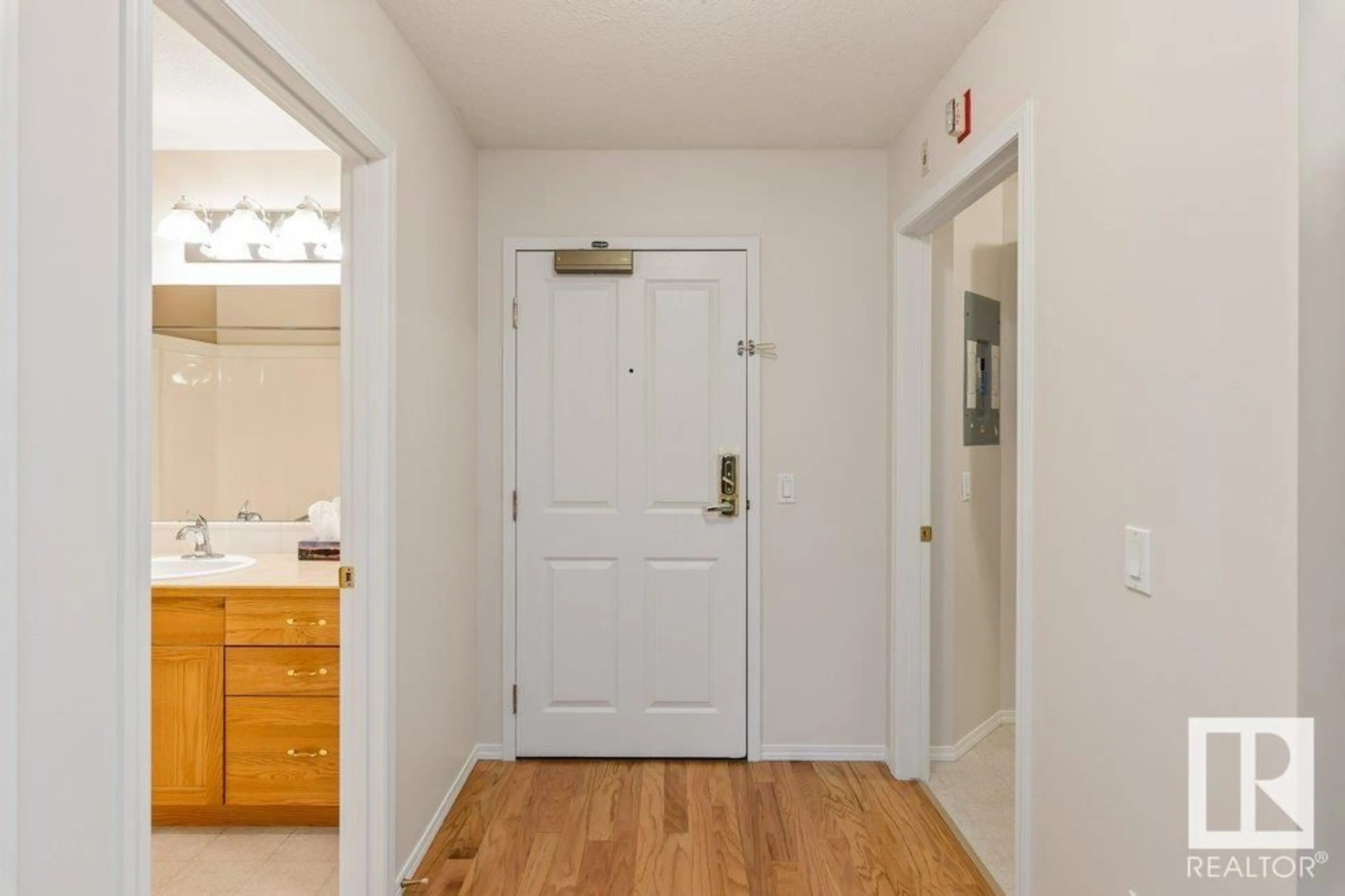 Indoor entryway for 78 - 212 MCKENNEY AV, St. Albert Alberta T8N1L9