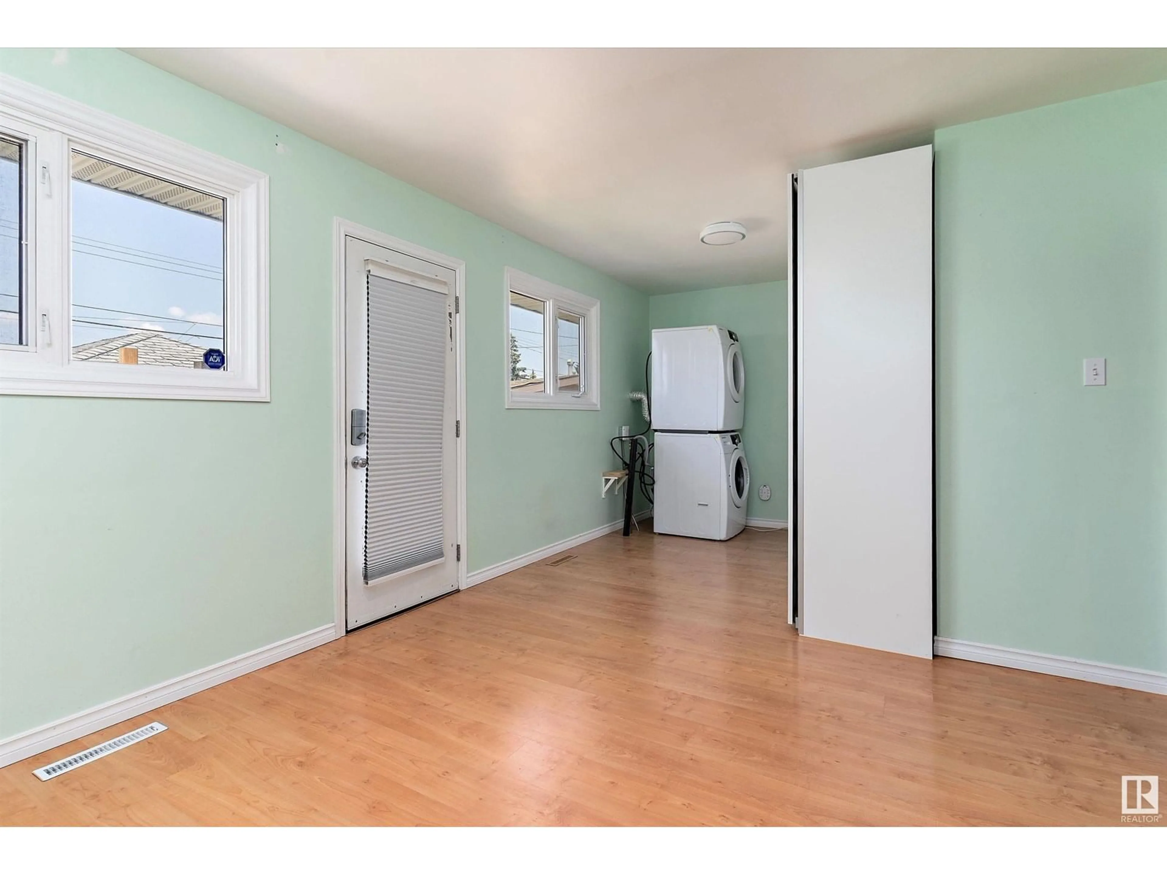 Unknown for 11304 136 AV, Edmonton Alberta T5E1X1