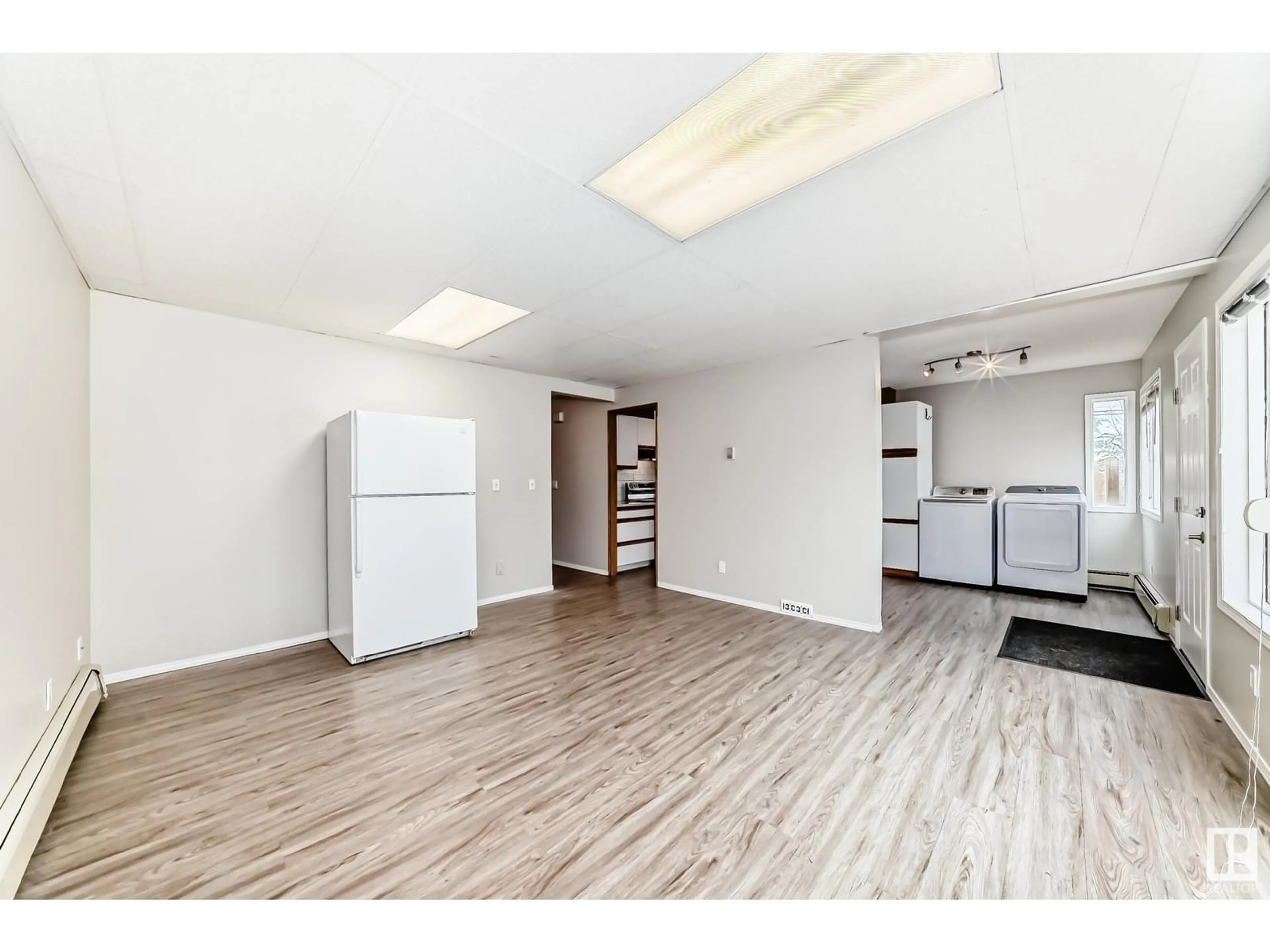 A pic of a room for 10735 68 AV, Edmonton Alberta T6H2B6