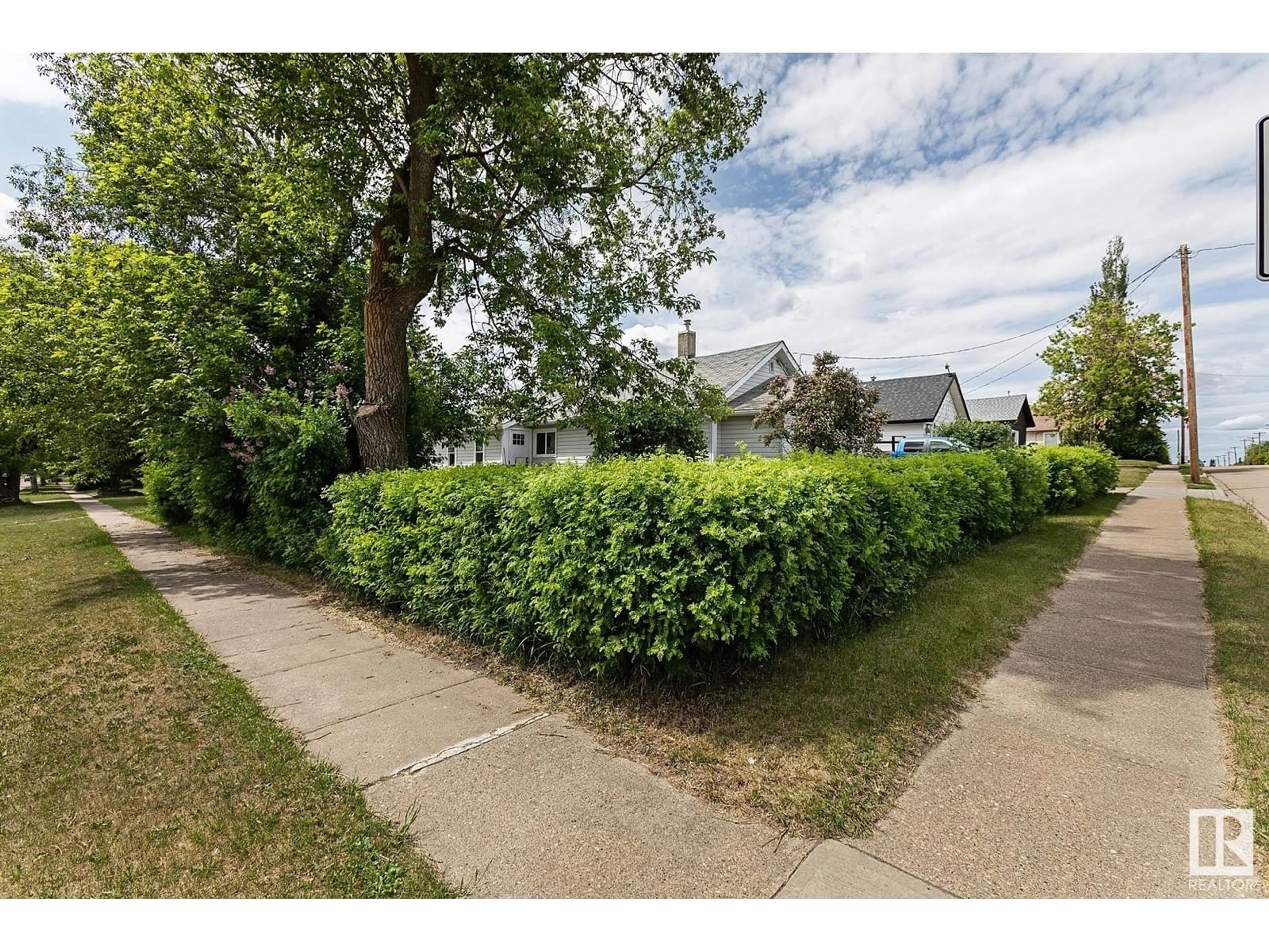 A pic from outside/outdoor area/front of a property/back of a property/a pic from drone, street for 5101 50 AV, Legal Alberta T0G1L0