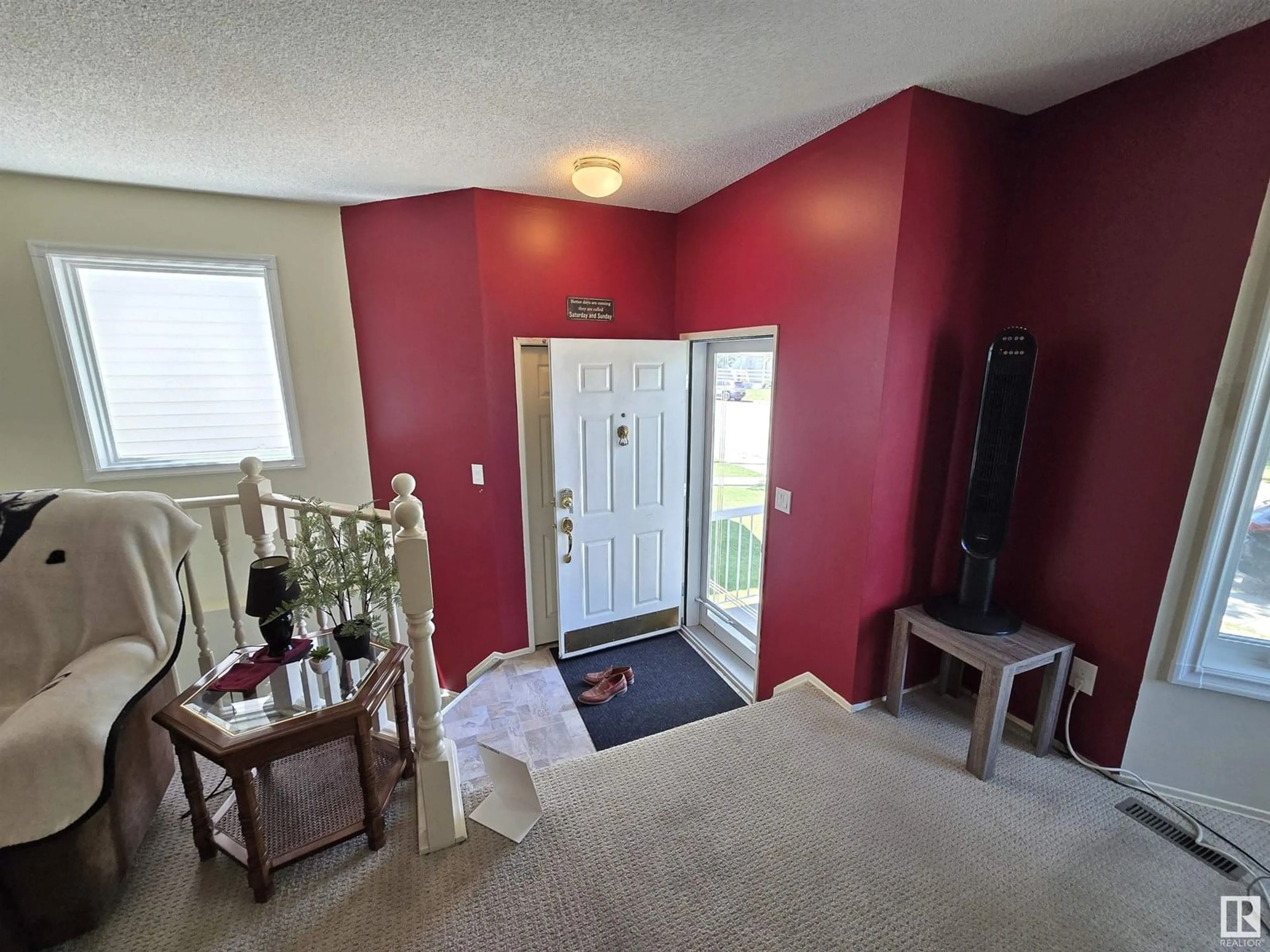 Indoor entryway for 823 JOHNS CL, Edmonton Alberta T6L6P2