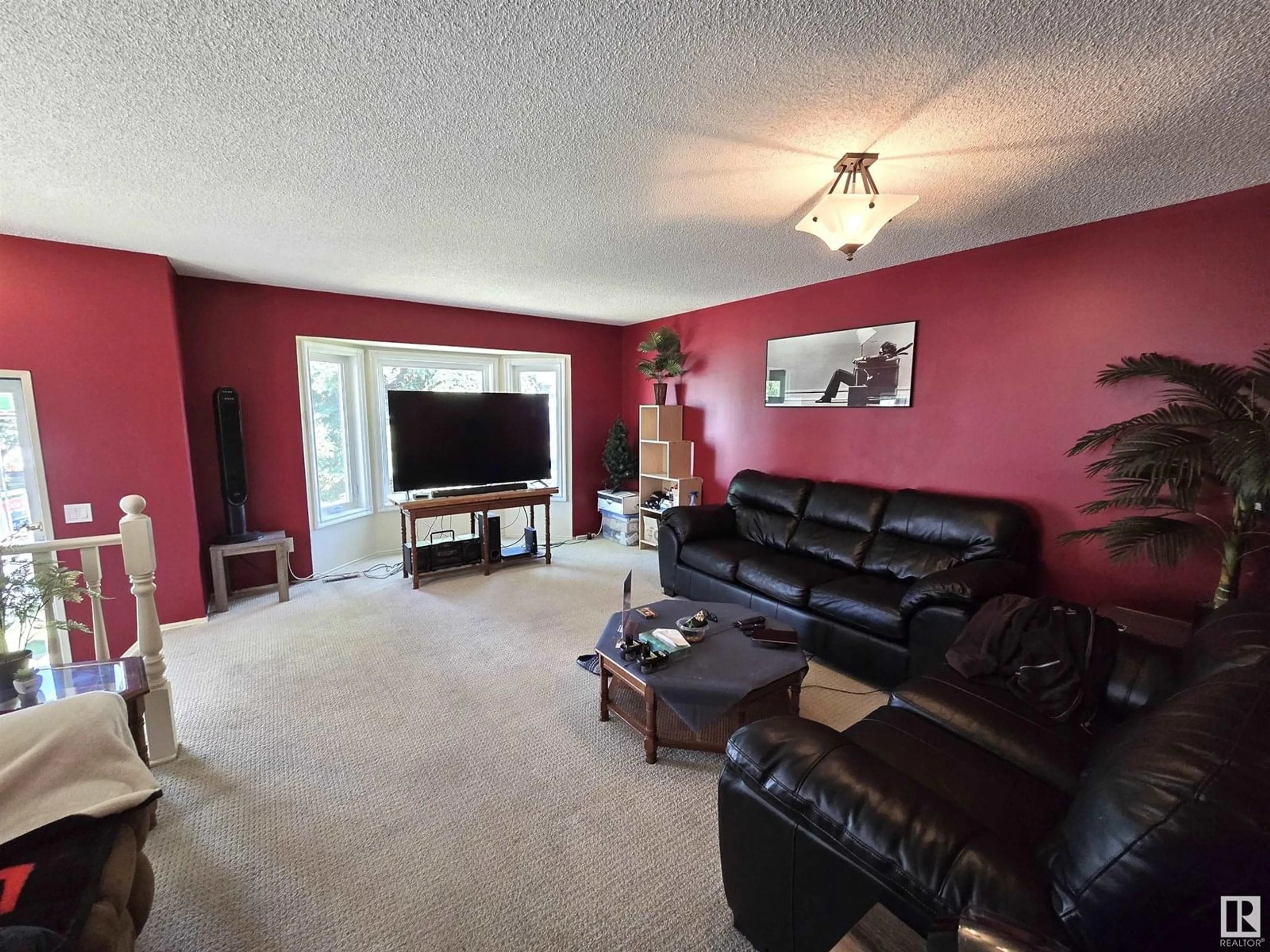 Living room with furniture, unknown for 823 JOHNS CL, Edmonton Alberta T6L6P2