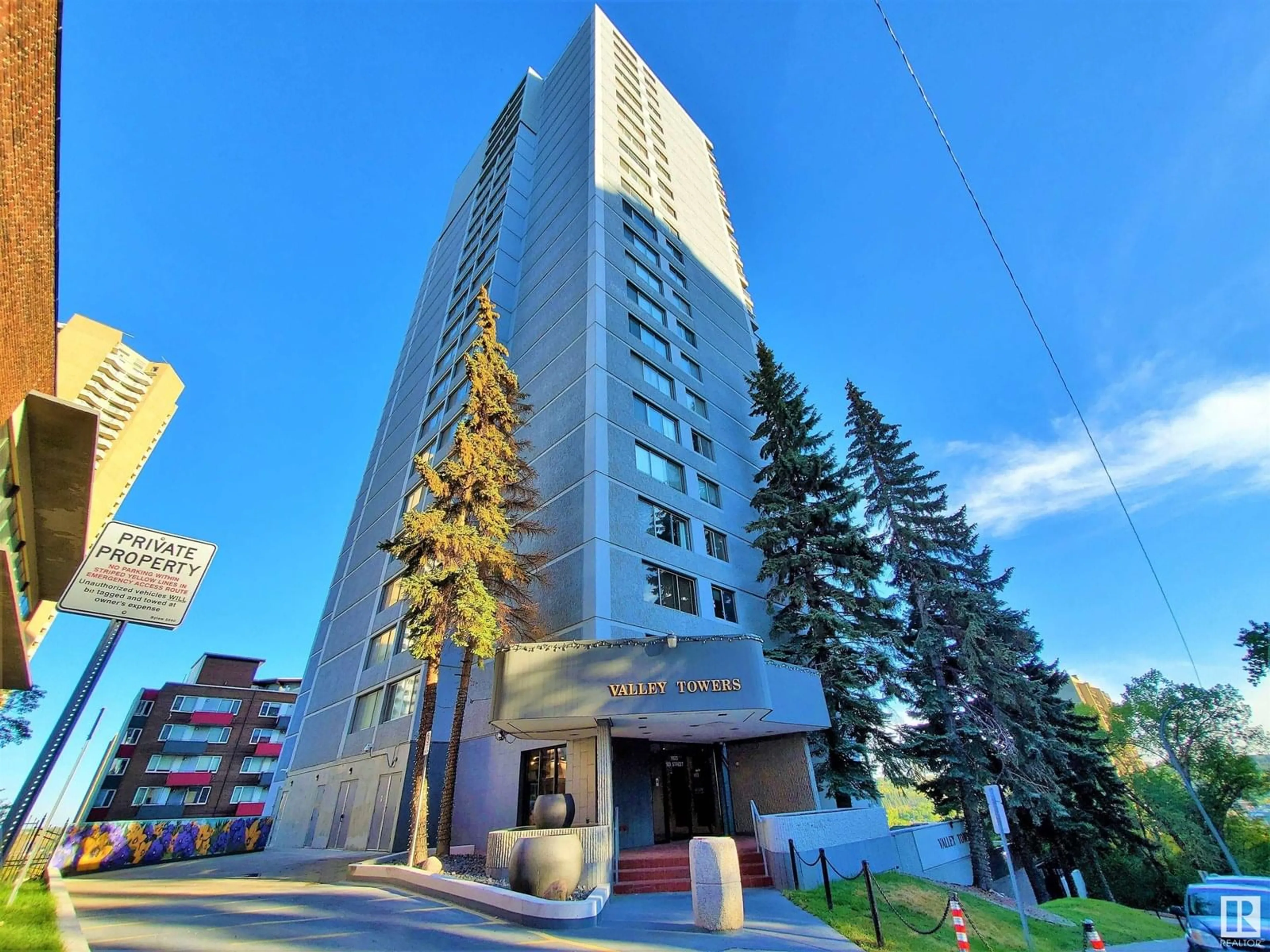 Indoor foyer for 503 - 9923 103 ST, Edmonton Alberta T5K2J3