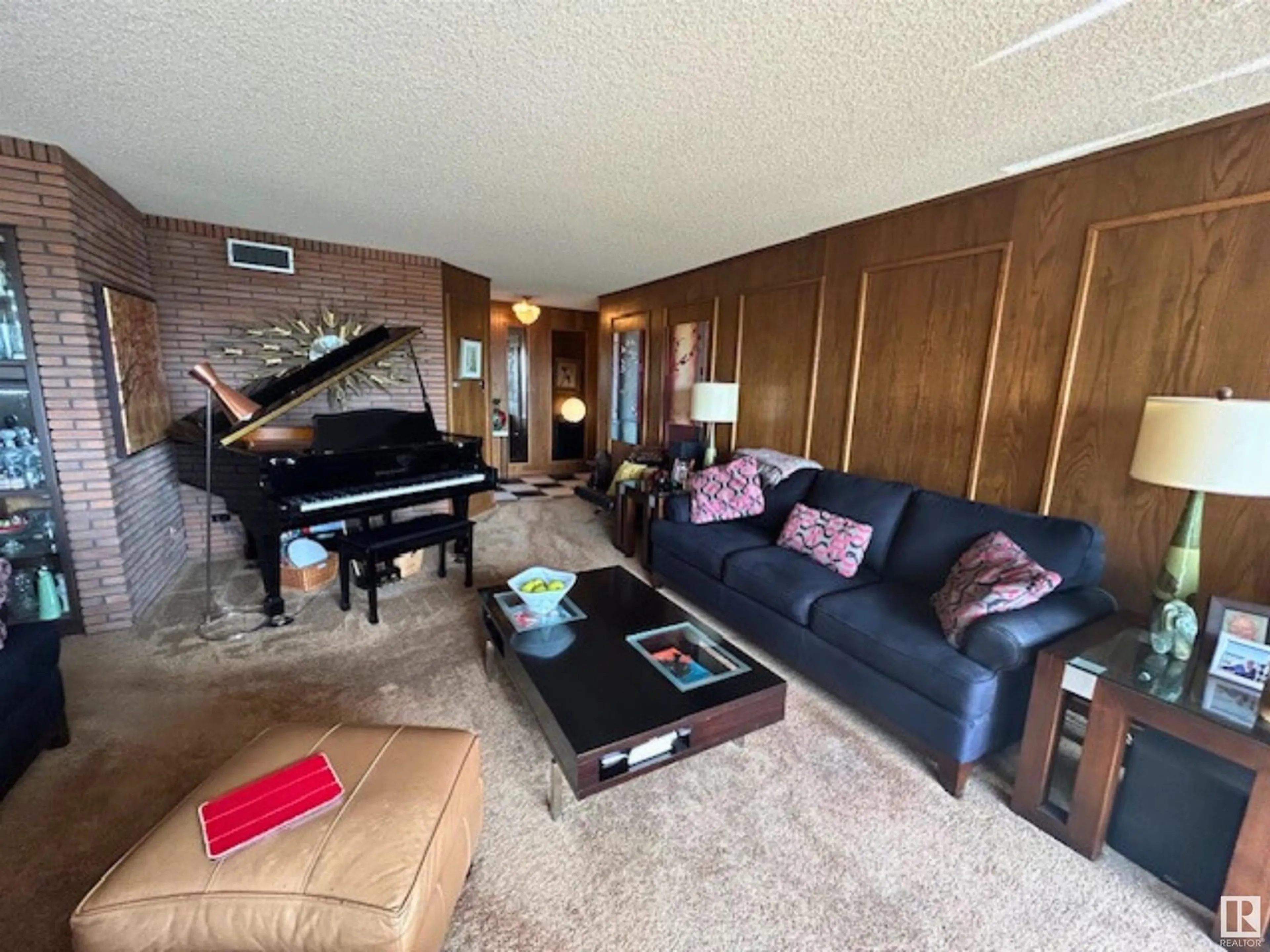A pic of a room for 503 - 9923 103 ST, Edmonton Alberta T5K2J3