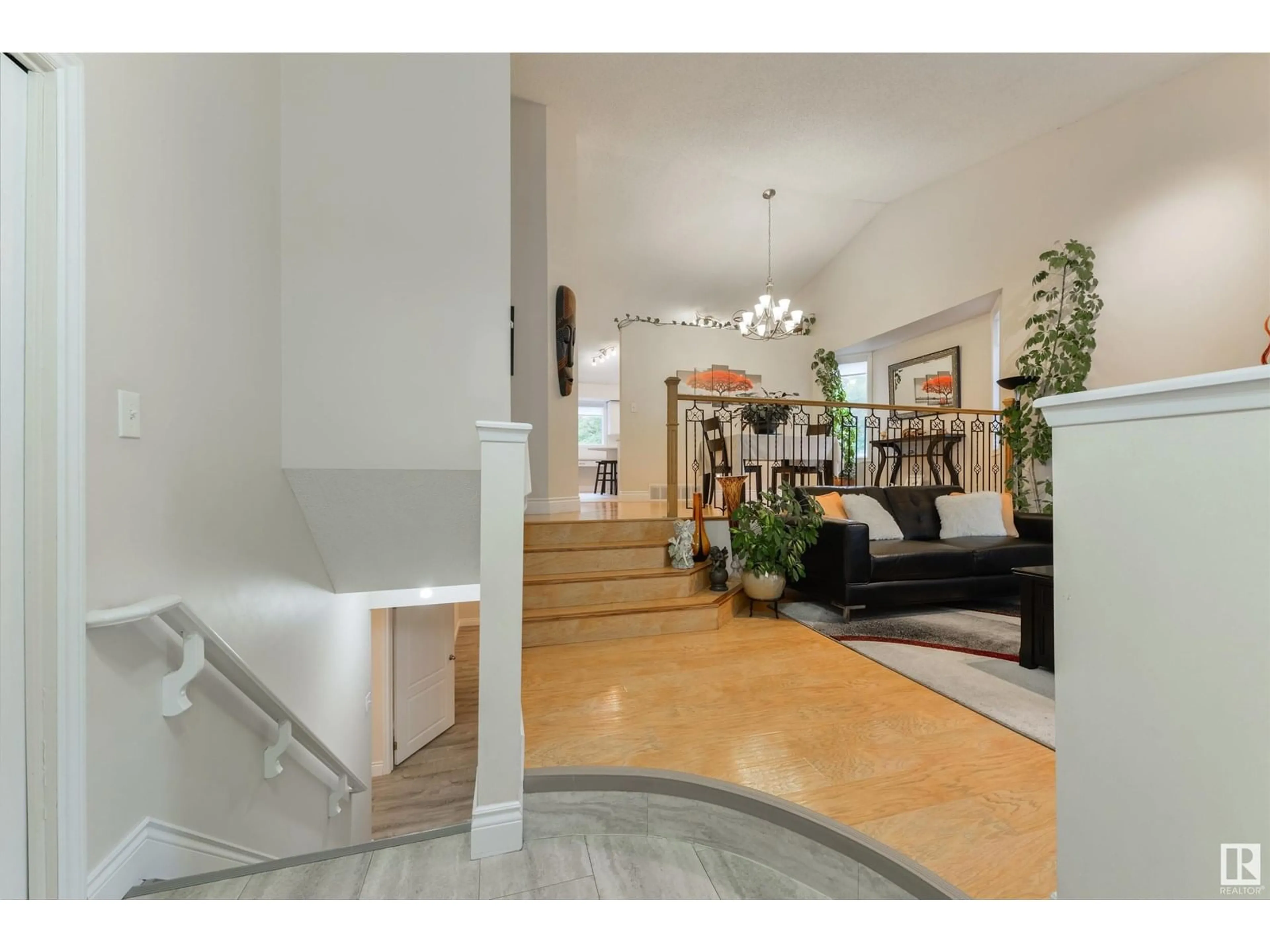 Indoor foyer for 12804 147 AV, Edmonton Alberta T6V1C5