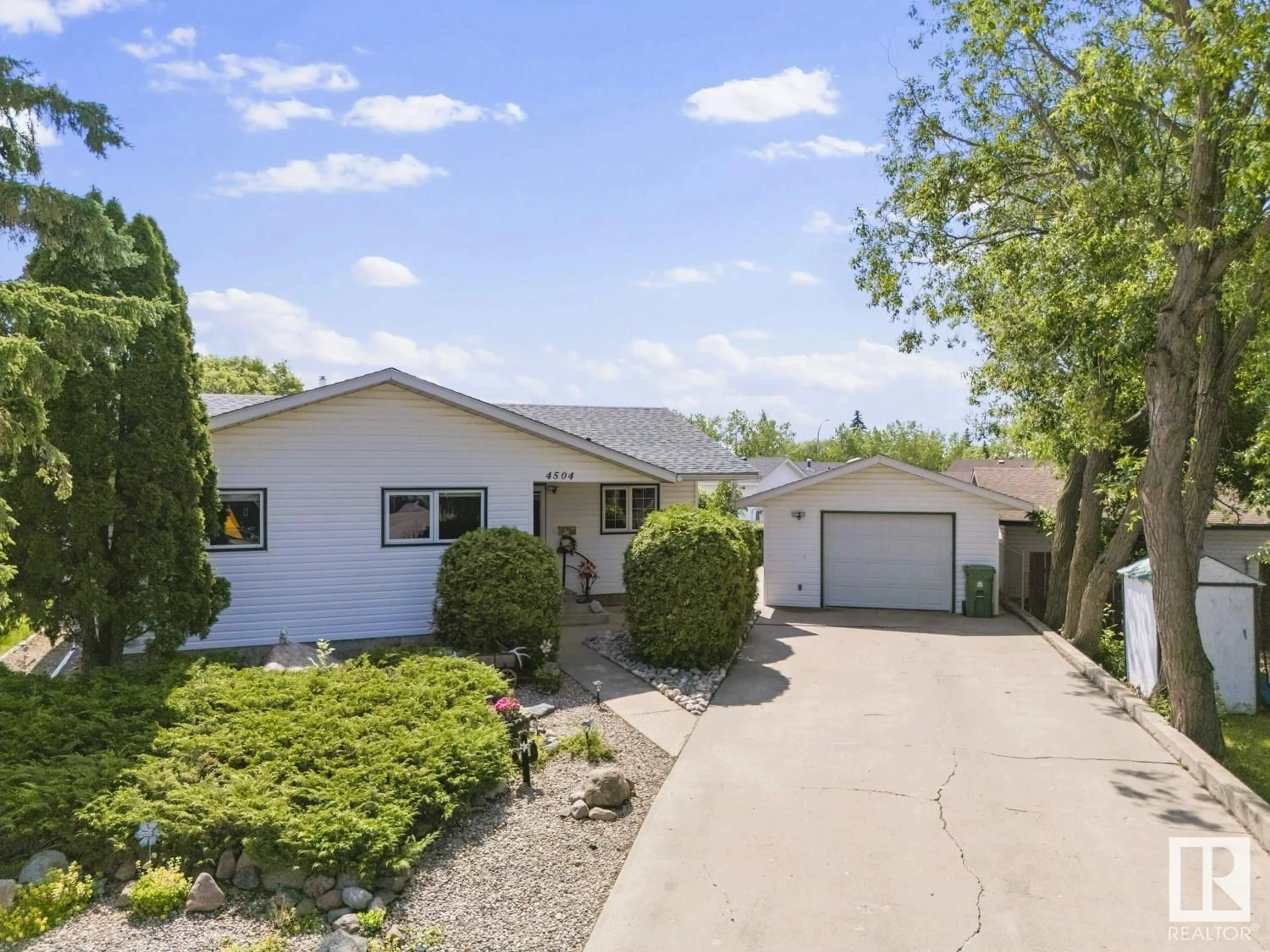 A pic from outside/outdoor area/front of a property/back of a property/a pic from drone, street for 4504 45 AVE, Bonnyville Town Alberta T9N1X3
