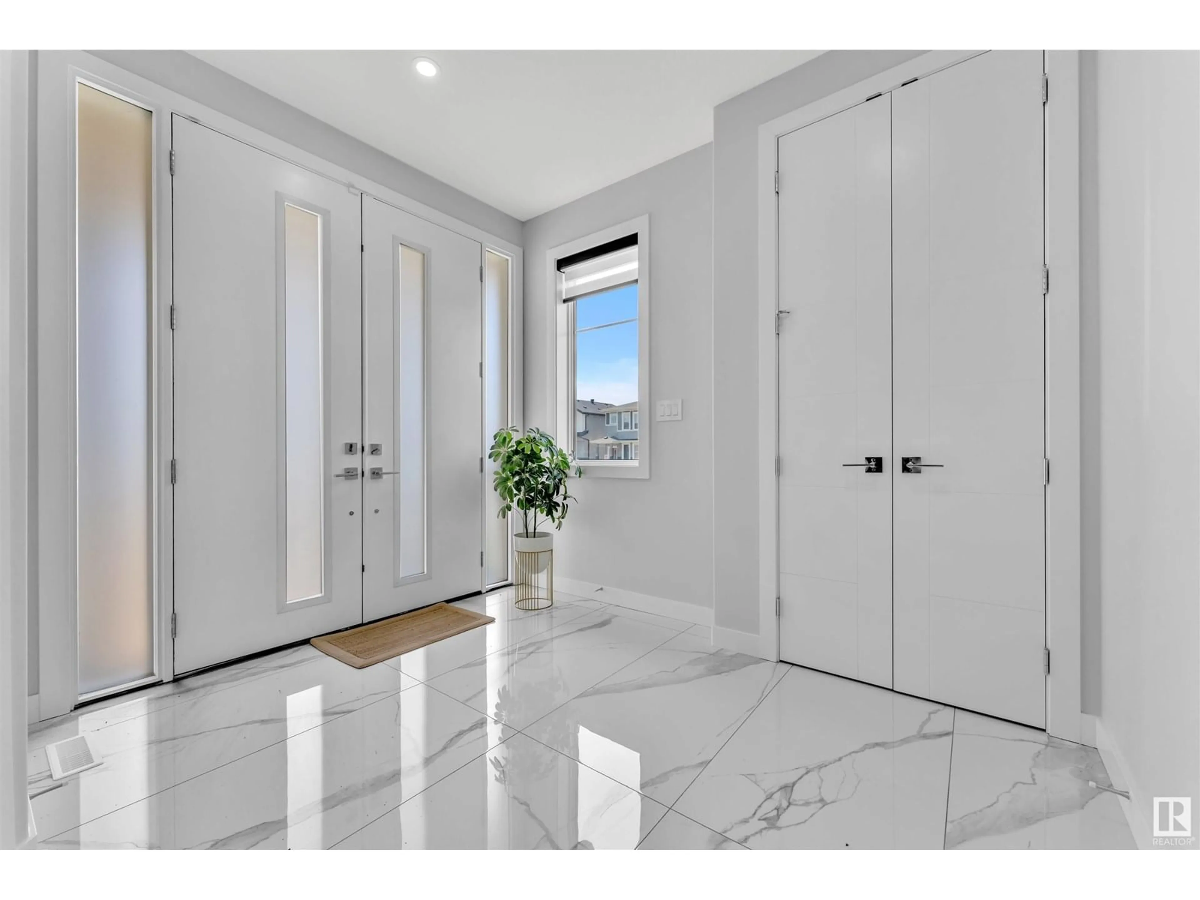 Indoor entryway for 23 WESTWYCK LI, Spruce Grove Alberta T7X3H1