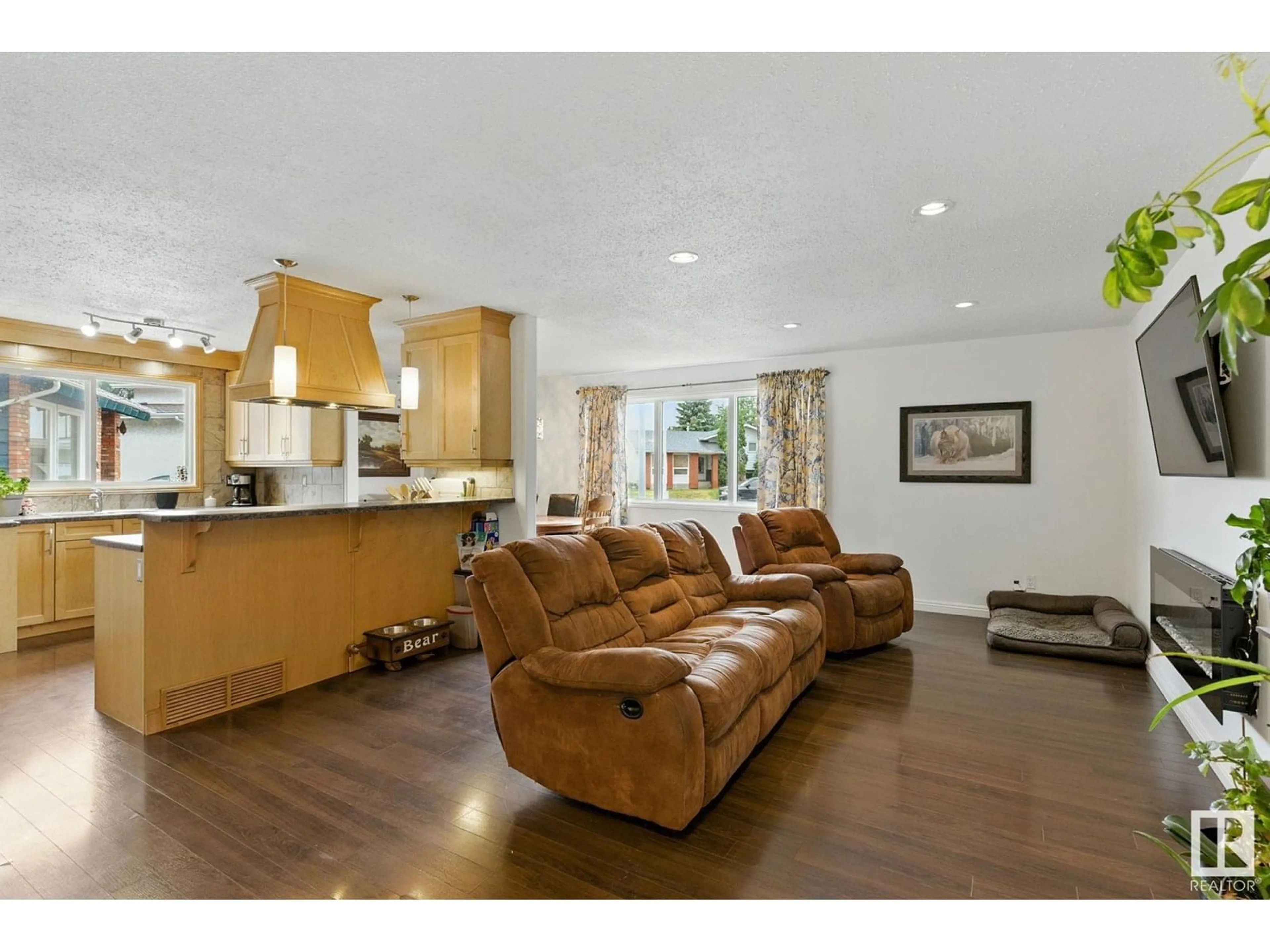 Unknown for 11723 144 AV, Edmonton Alberta T5X1M4