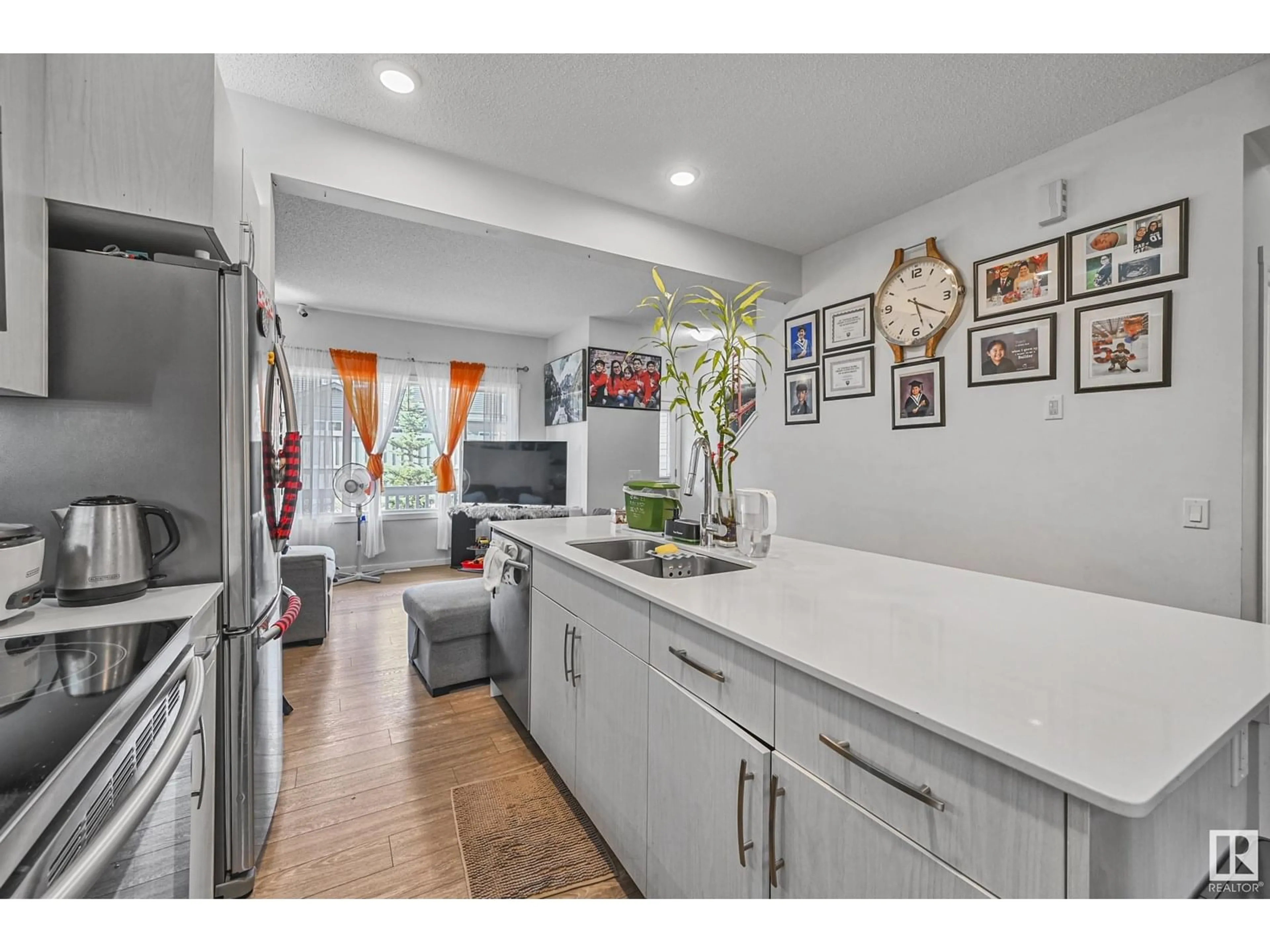 Open concept kitchen, ceramic/tile floor for 6004 - 53 ROSENTHAL WY, Edmonton Alberta T5T7L1