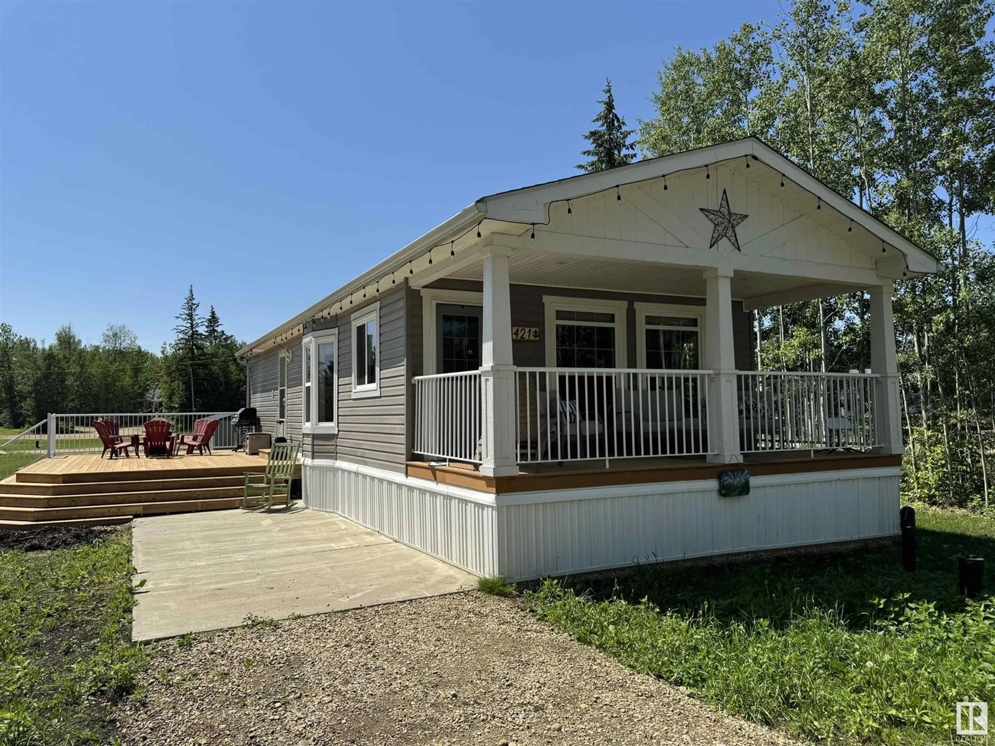 Home with vinyl exterior material, unknown for 421 RR 62, Rural Lac Ste. Anne County Alberta T0E0T0