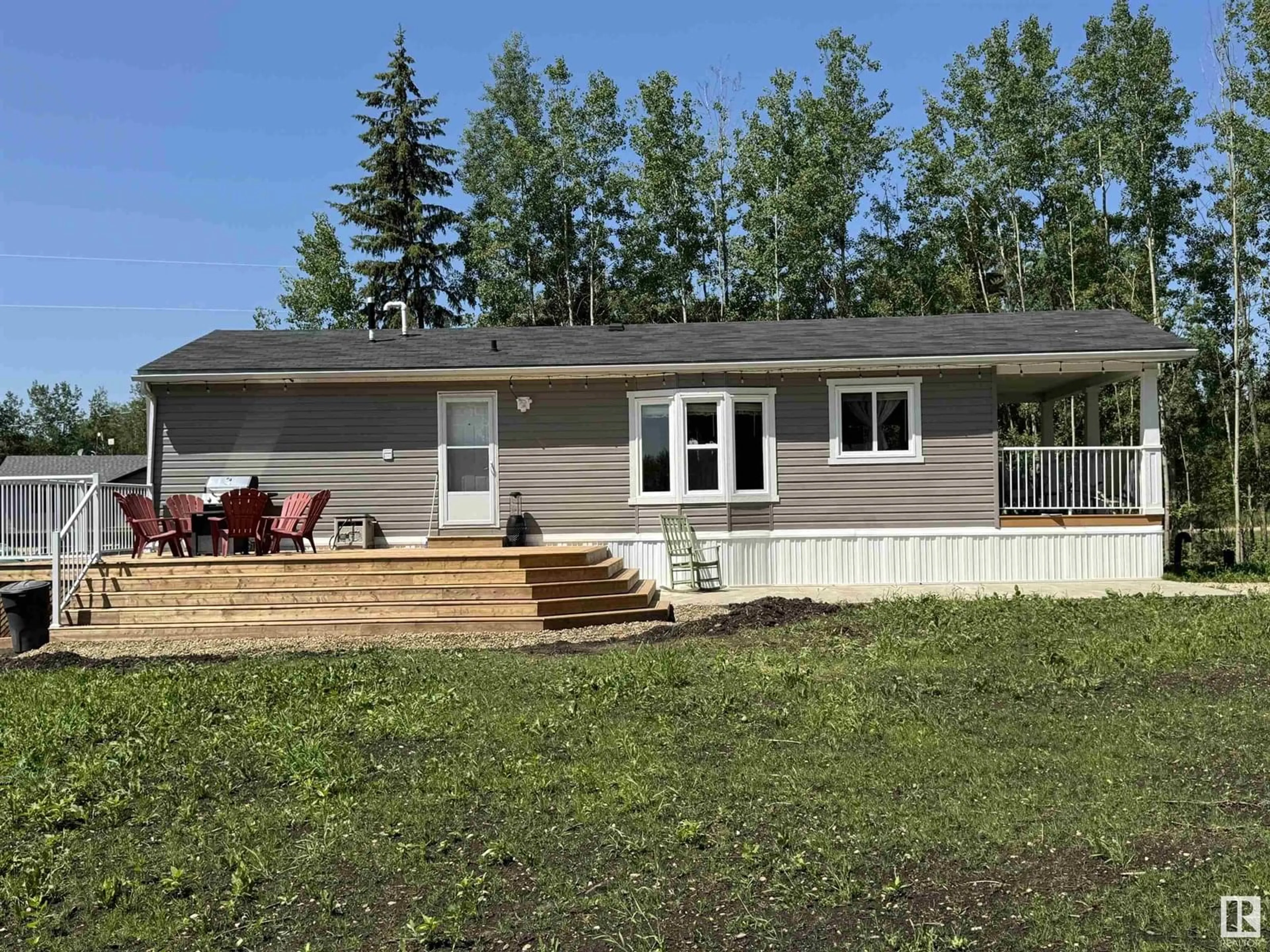 Home with vinyl exterior material, unknown for 421 RR 62, Rural Lac Ste. Anne County Alberta T0E0T0
