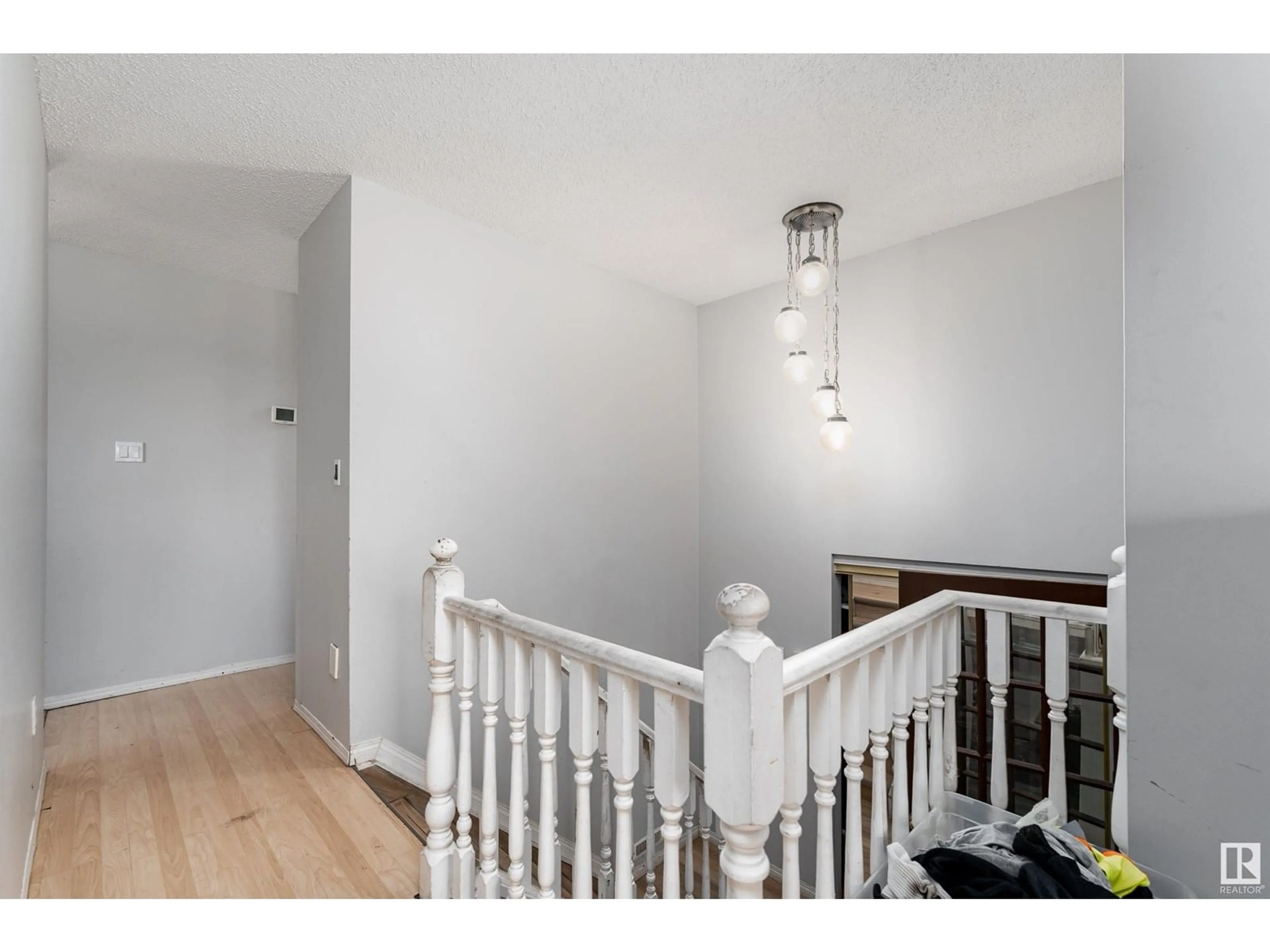Unknown for 1131 35A ST ST, Edmonton Alberta T6L2L4