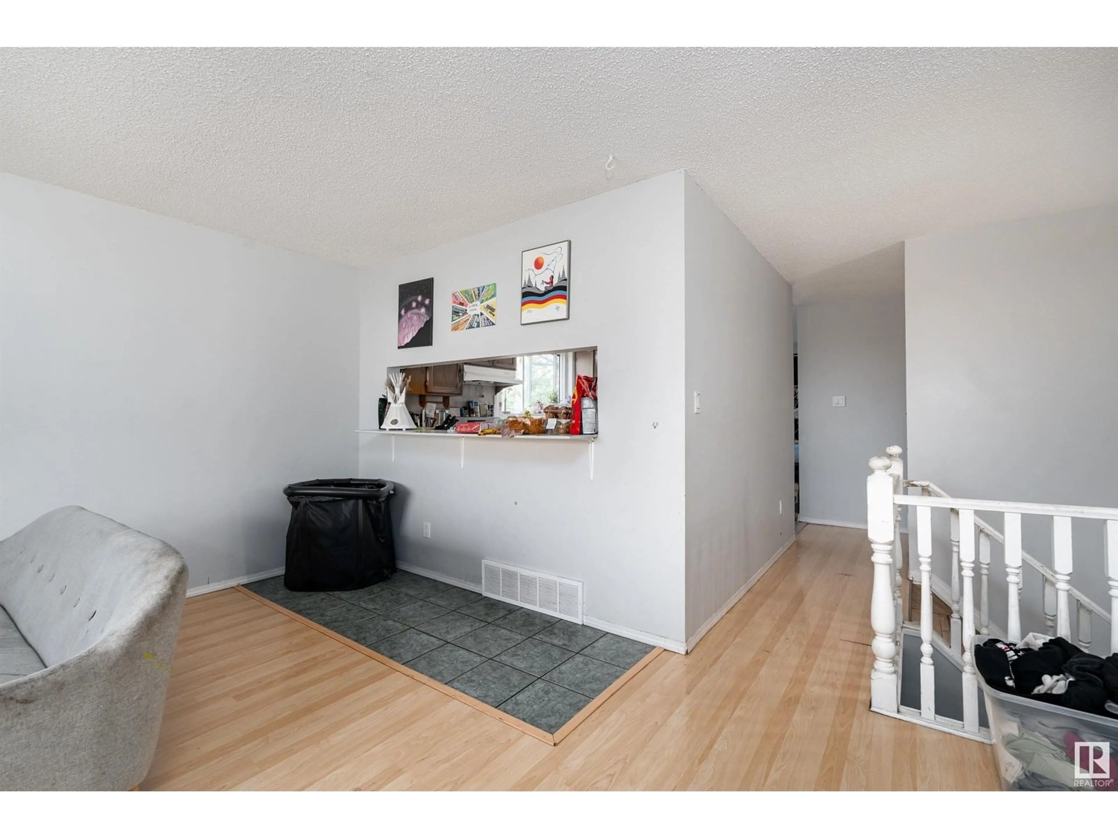Unknown for 1131 35A ST ST, Edmonton Alberta T6L2L4