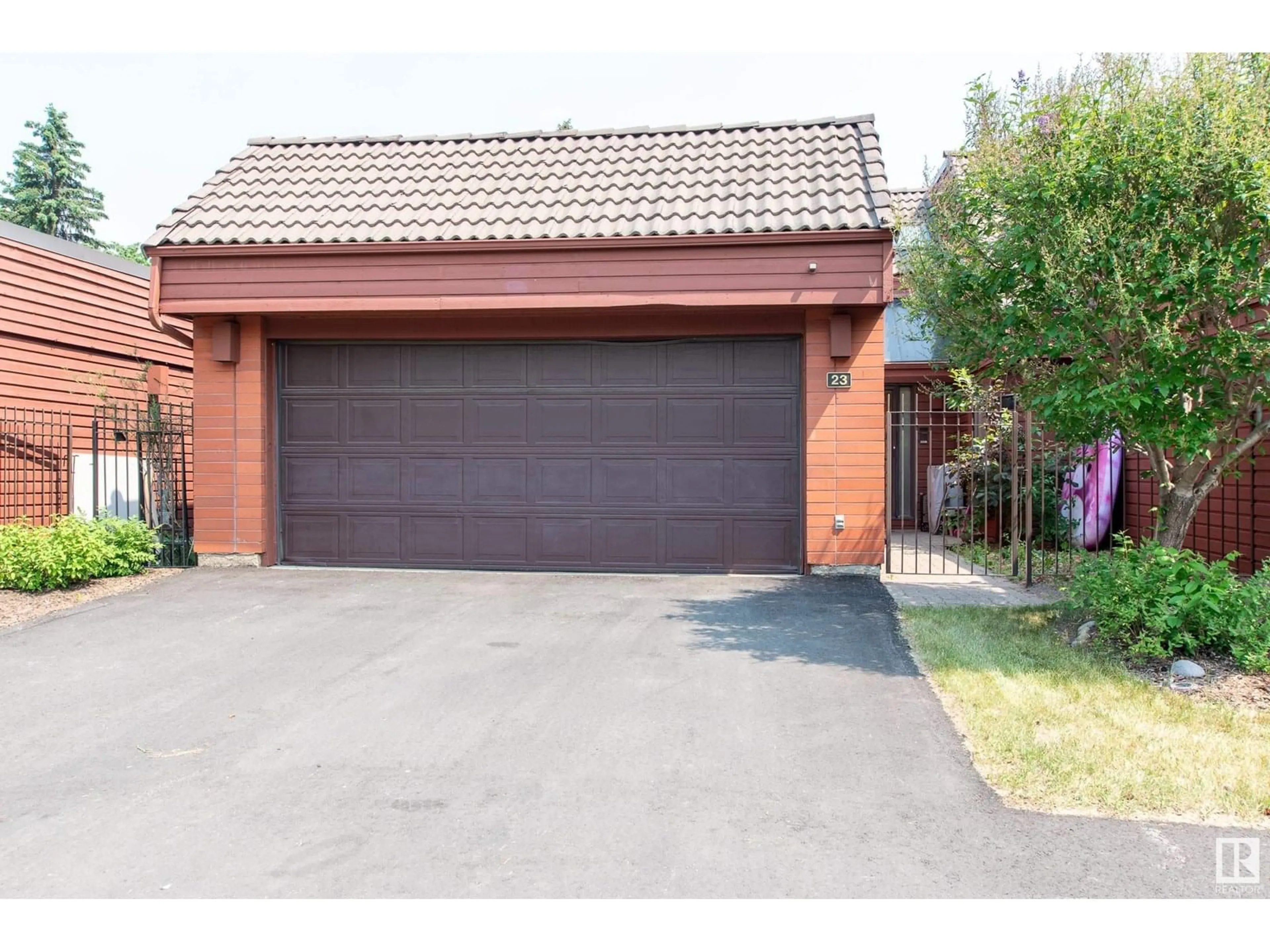 Indoor garage for #23 - 500 LESSARD DR, Edmonton Alberta T6M1G1