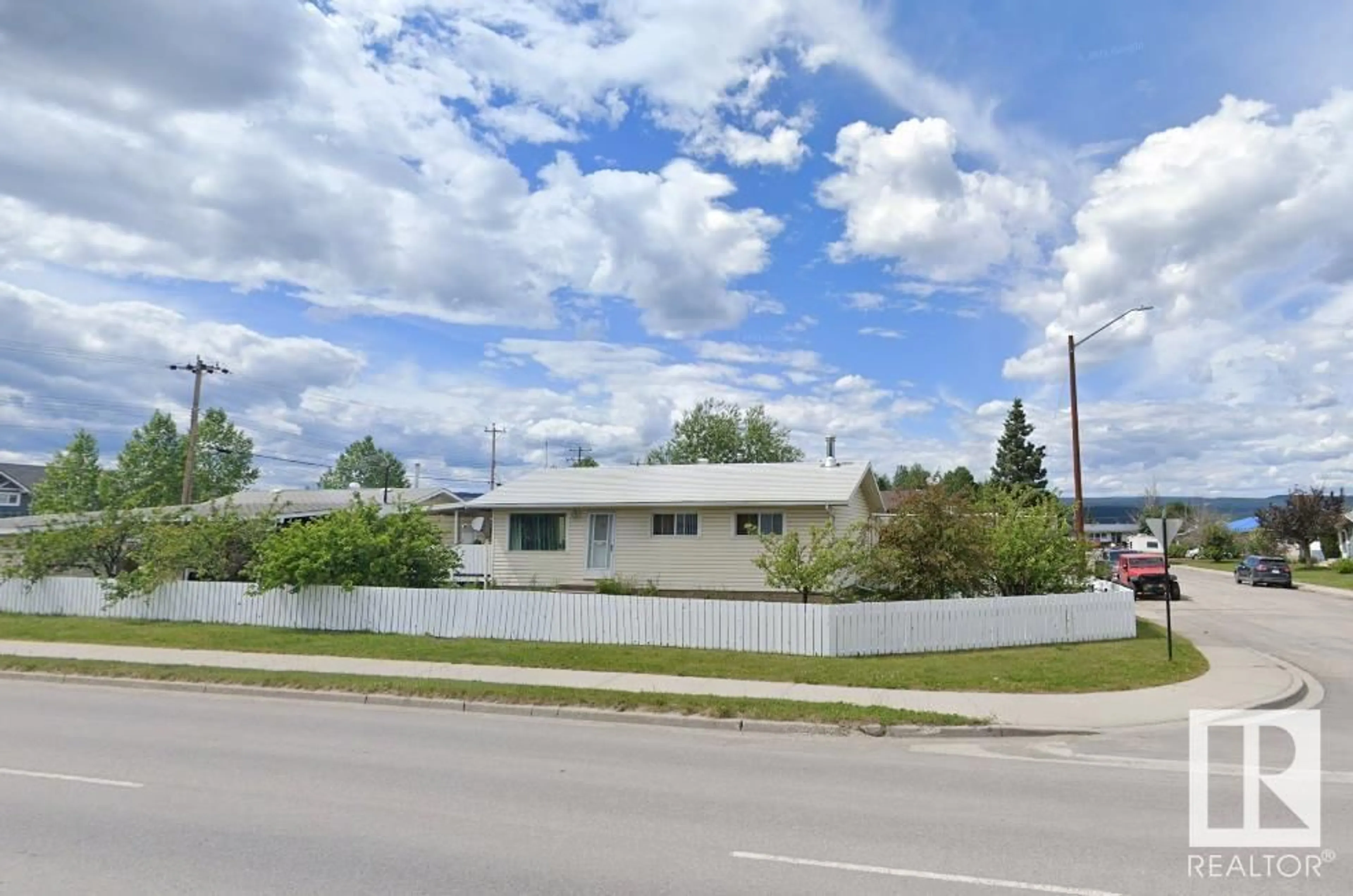 Unknown for 288 MACLEOD AV, Hinton Alberta T7V1N4