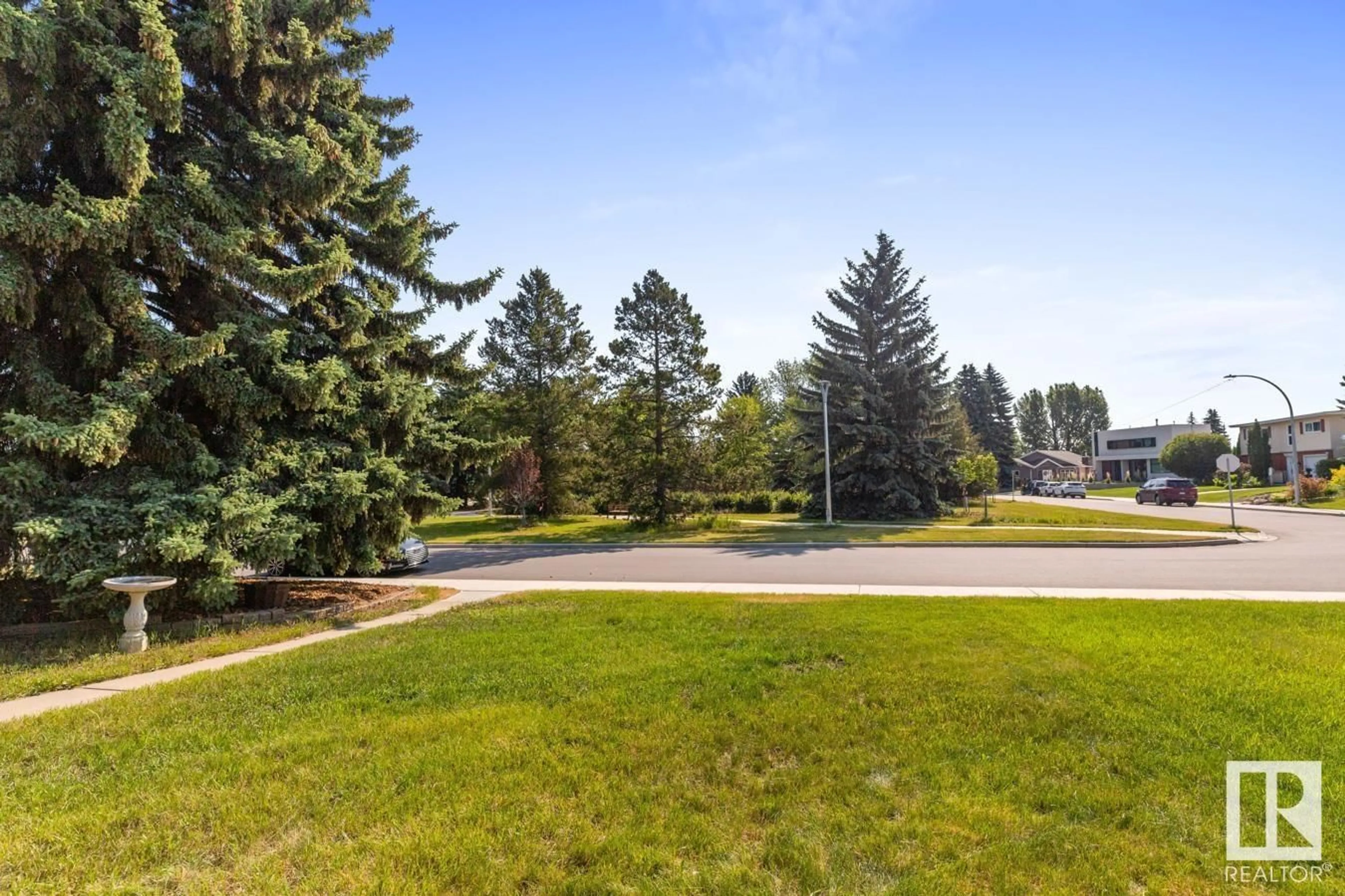 Patio, unknown for 9208 71 ST, Edmonton Alberta T6B1Y2