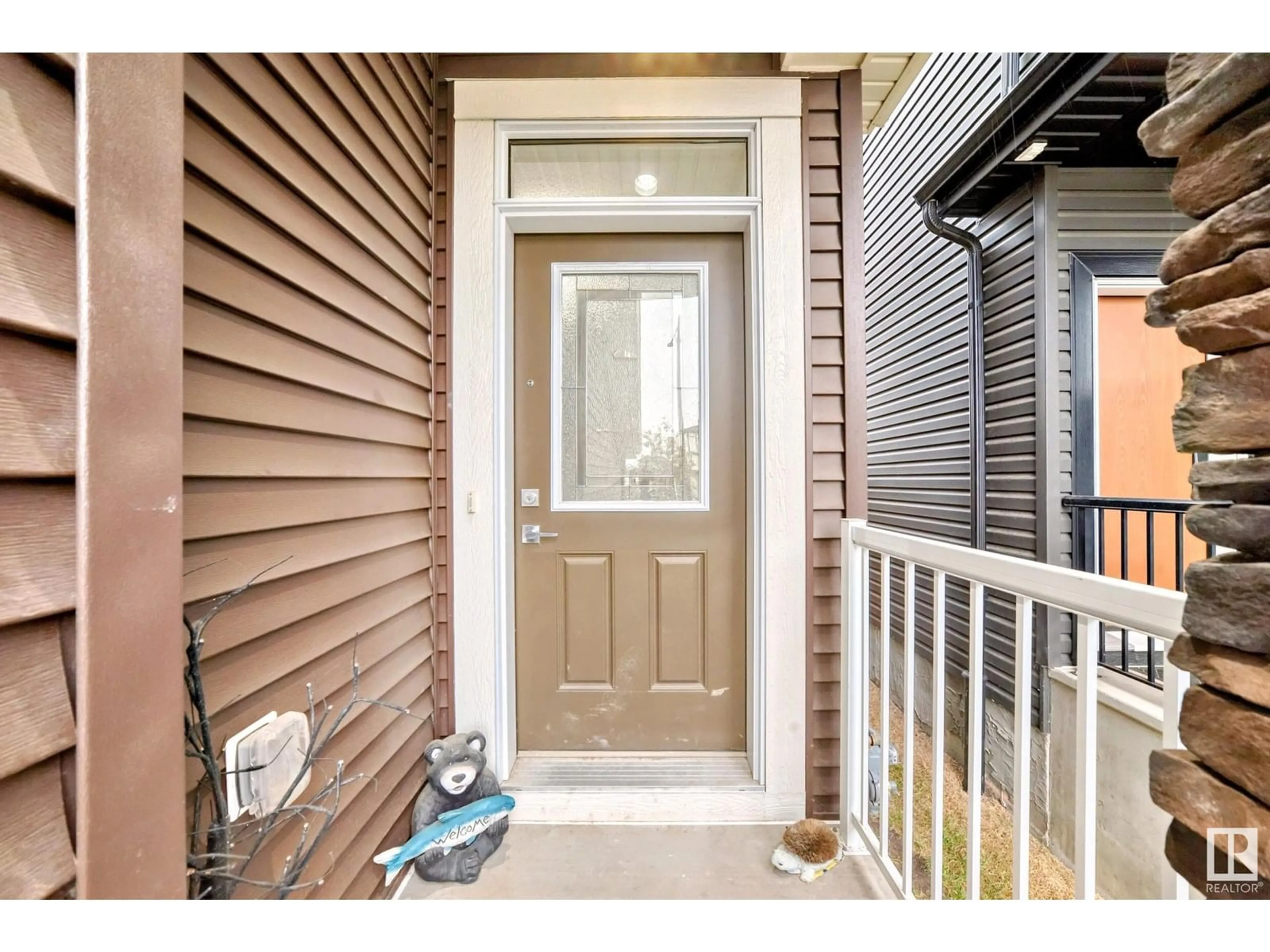 Indoor entryway for SW - 2351 51 ST, Edmonton Alberta T6X3A5
