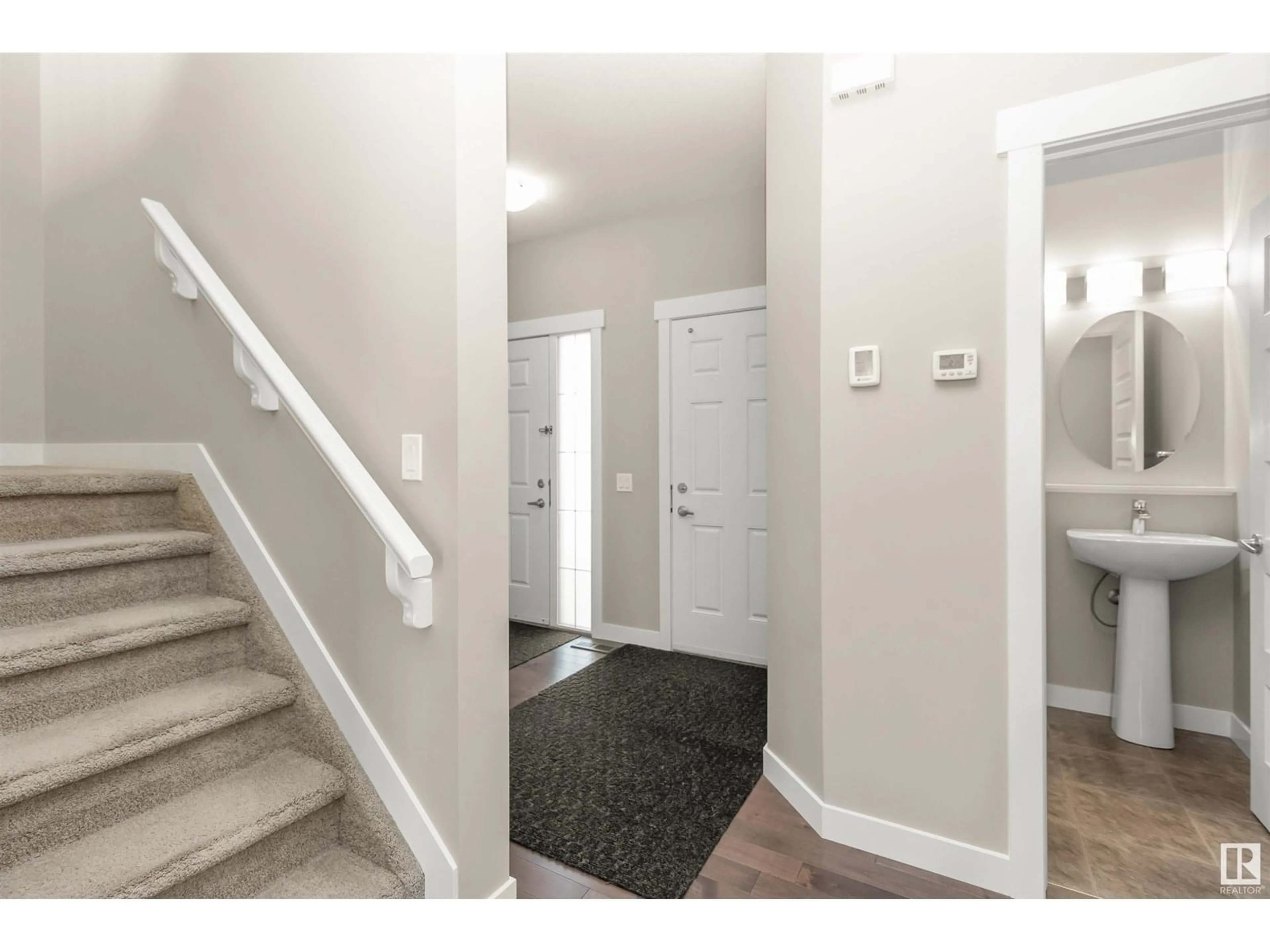Indoor entryway for NW - 17632 76 ST, Edmonton Alberta T5Z0N3