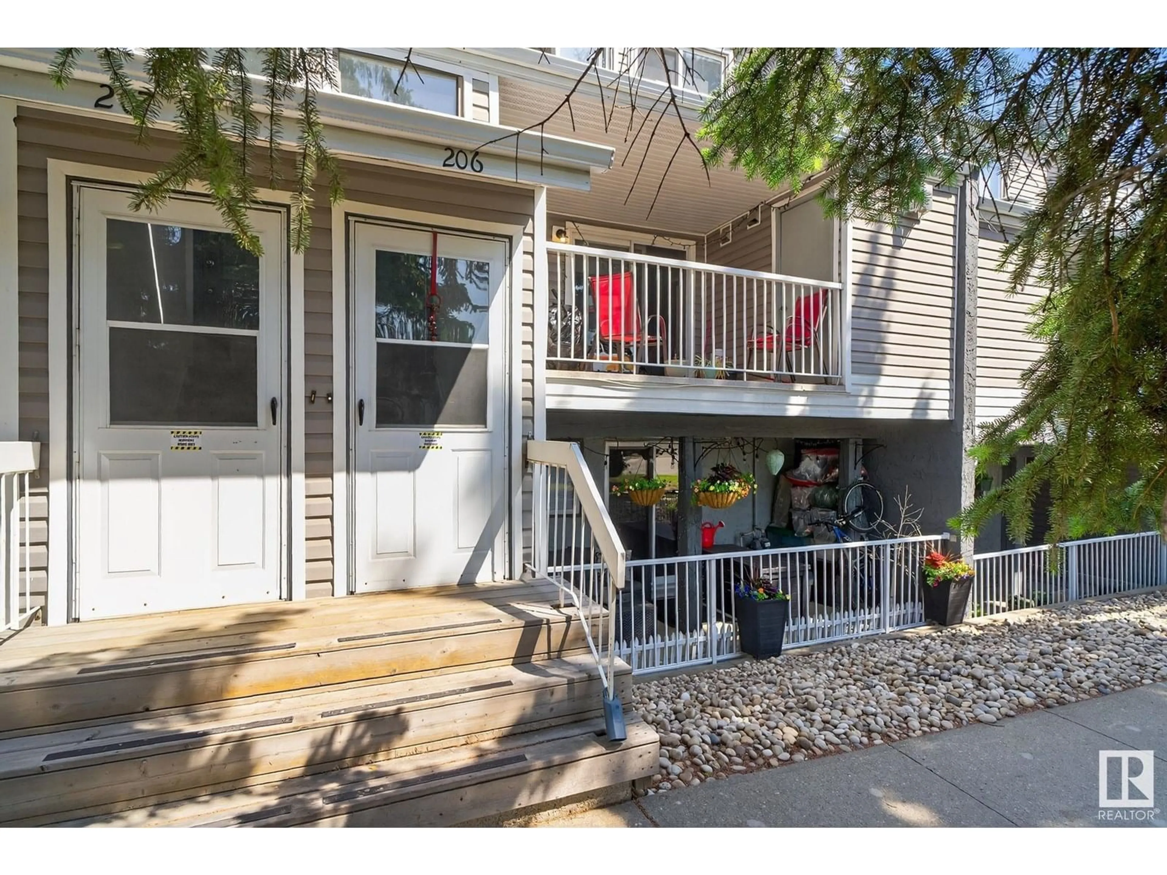 Unknown for 206 - 10404 24 AV, Edmonton Alberta T6J4J7