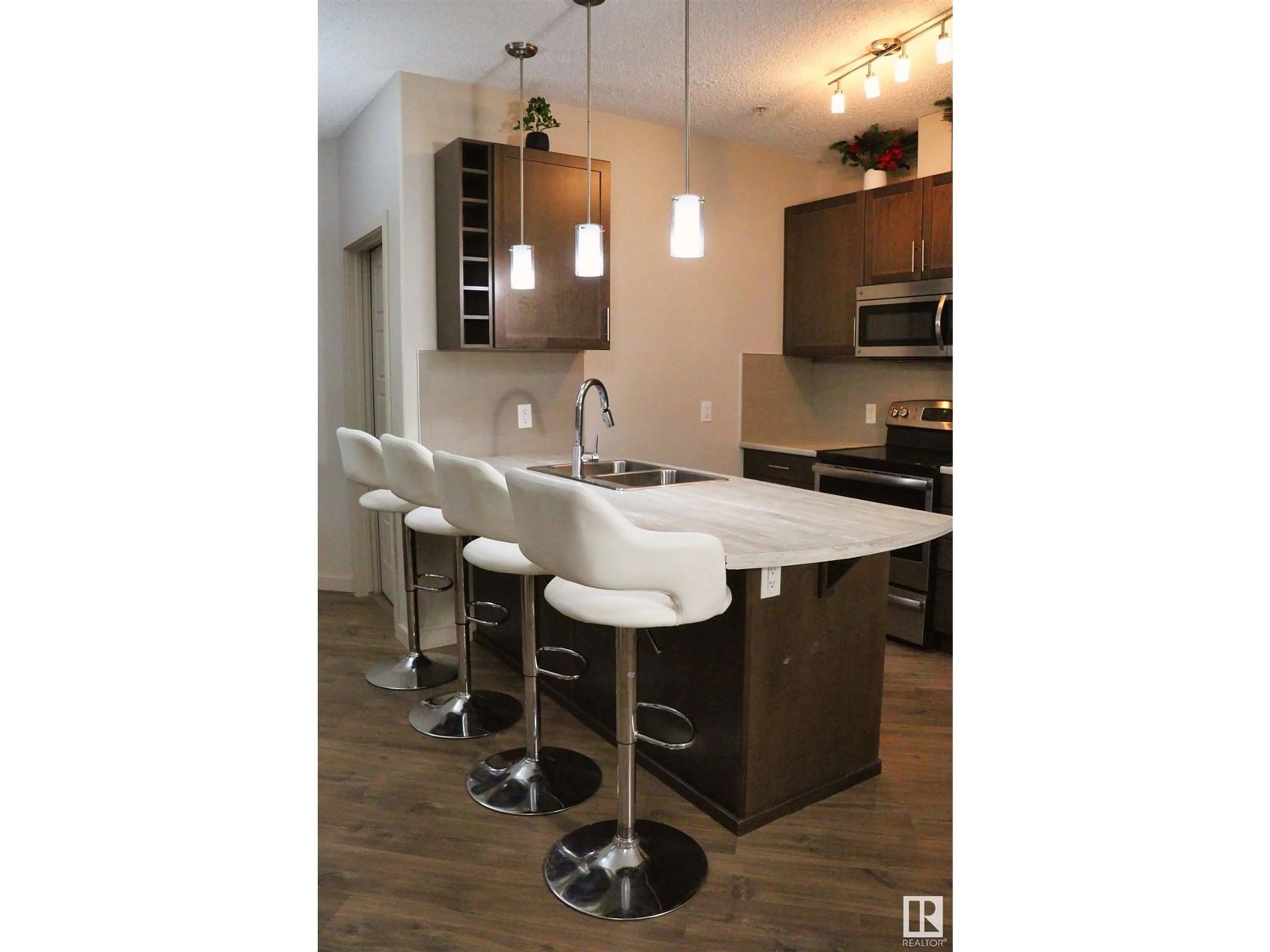 Contemporary kitchen, unknown for 1144 - 110 ADAMSON DR, Edmonton Alberta T6W2X7